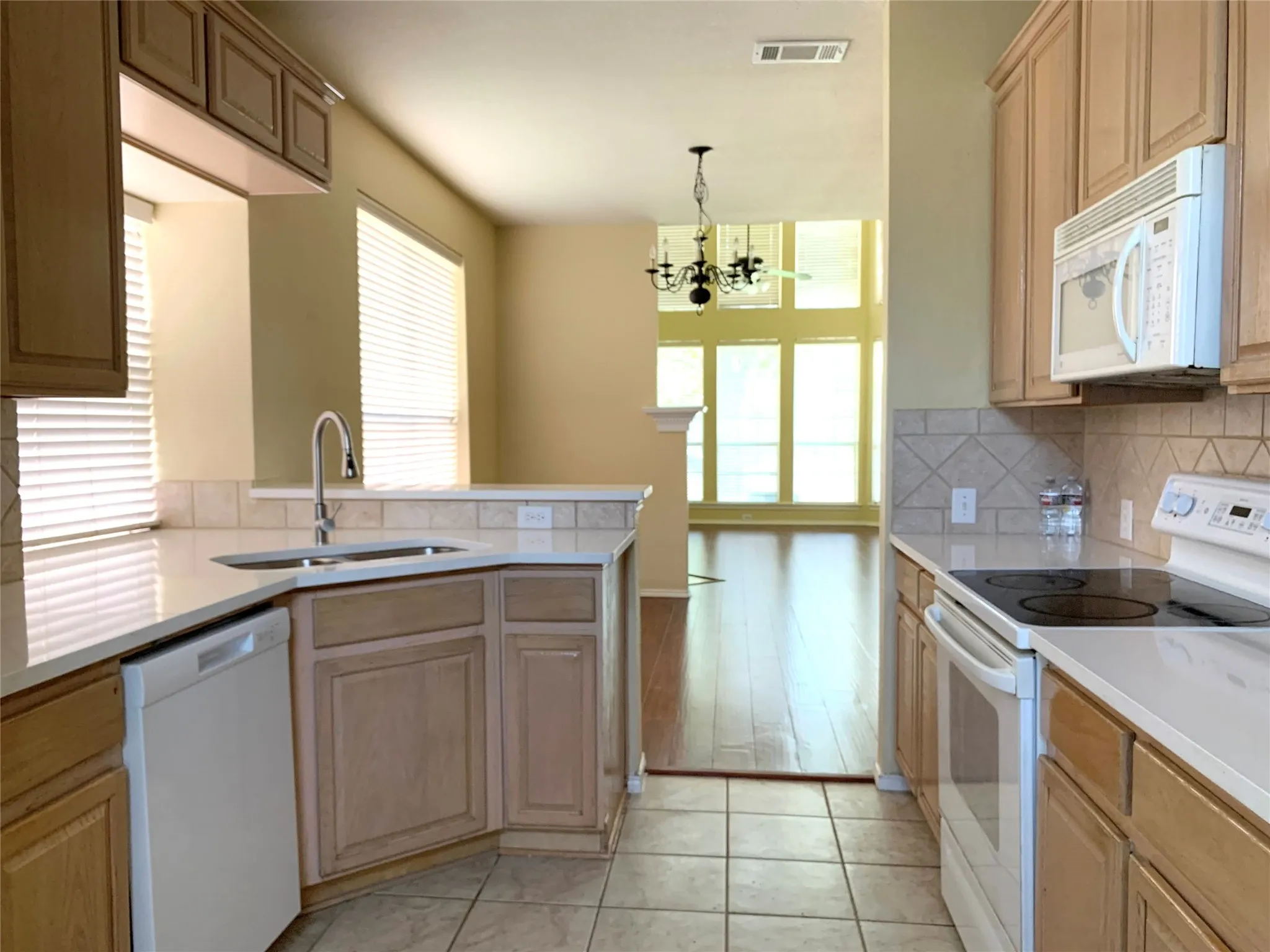 Duplex For Rent in Collin County , 11406 Fountainbridge Drive, Frisco, Texas 75035, 4 Bedroom, 3 Bathroom, 2 Garage spaces, 1,901 Sqft, built in 2002, mls#21395715, Real Estate Agent in Frisco, Homes For Rent in Collin county, Homes For Rent in Frisco, Realtor in Frisco Texas, Real Estate Brokerage Independent Realty Texas, Luminita Cordes Realtor