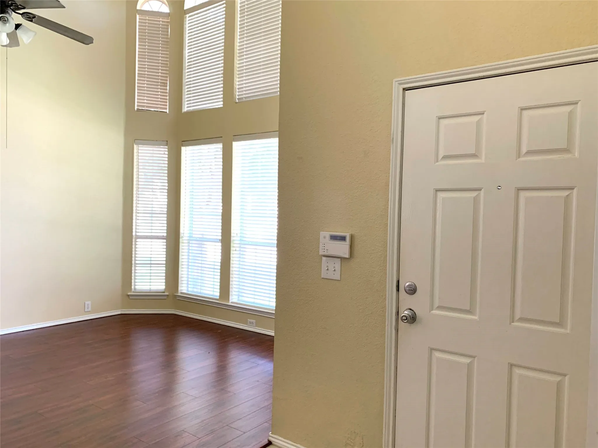 Duplex For Rent in Collin County , 11406 Fountainbridge Drive, Frisco, Texas 75035, 4 Bedroom, 3 Bathroom, 2 Garage spaces, 1,901 Sqft, built in 2002, mls#21395715, Real Estate Agent in Frisco, Homes For Rent in Collin county, Homes For Rent in Frisco, Realtor in Frisco Texas, Real Estate Brokerage Independent Realty Texas, Luminita Cordes Realtor