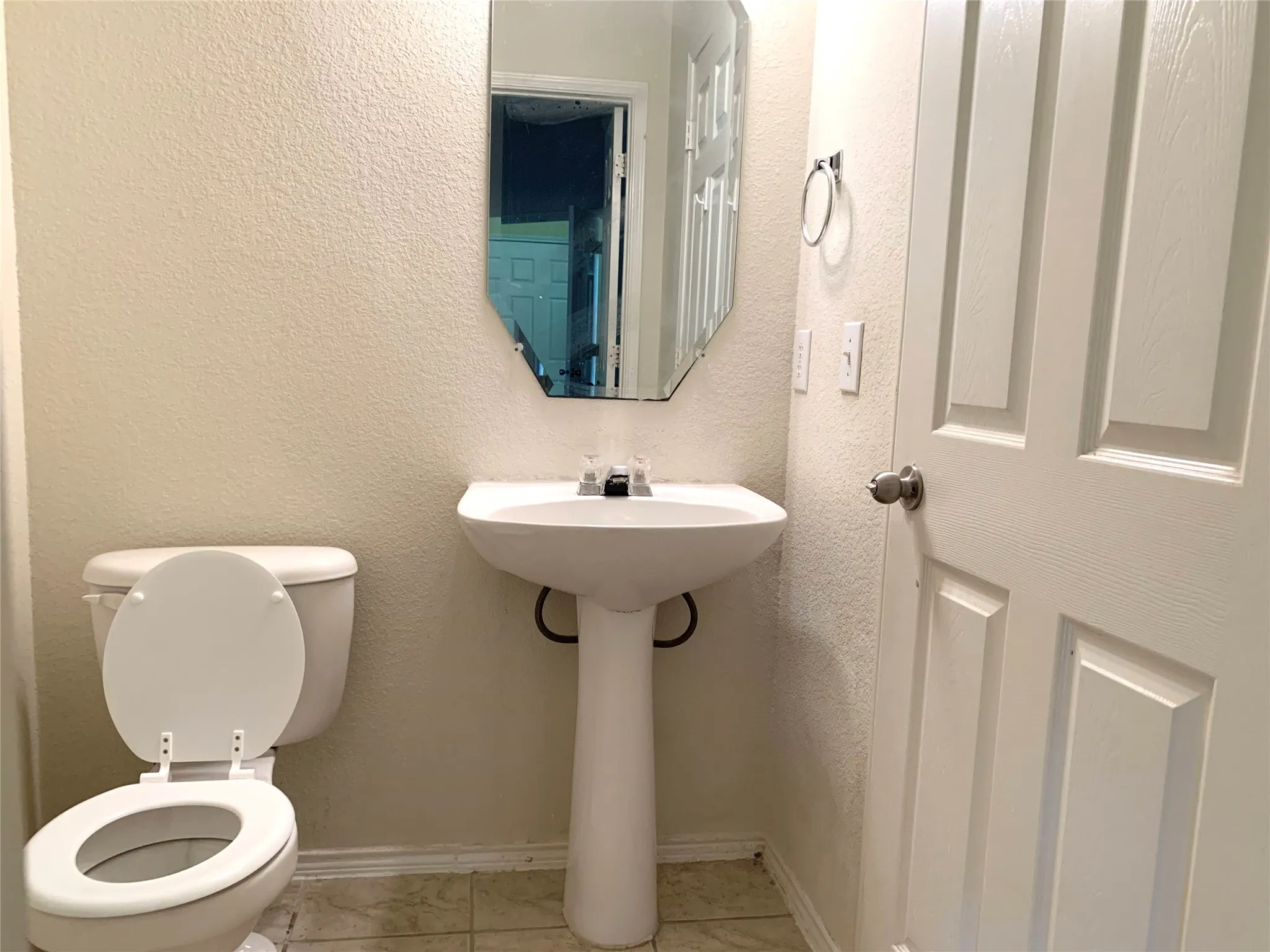 Duplex For Rent in Collin County , 11406 Fountainbridge Drive, Frisco, Texas 75035, 4 Bedroom, 3 Bathroom, 2 Garage spaces, 1,901 Sqft, built in 2002, mls#21395715, Real Estate Agent in Frisco, Homes For Rent in Collin county, Homes For Rent in Frisco, Realtor in Frisco Texas, Real Estate Brokerage Independent Realty Texas, Luminita Cordes Realtor