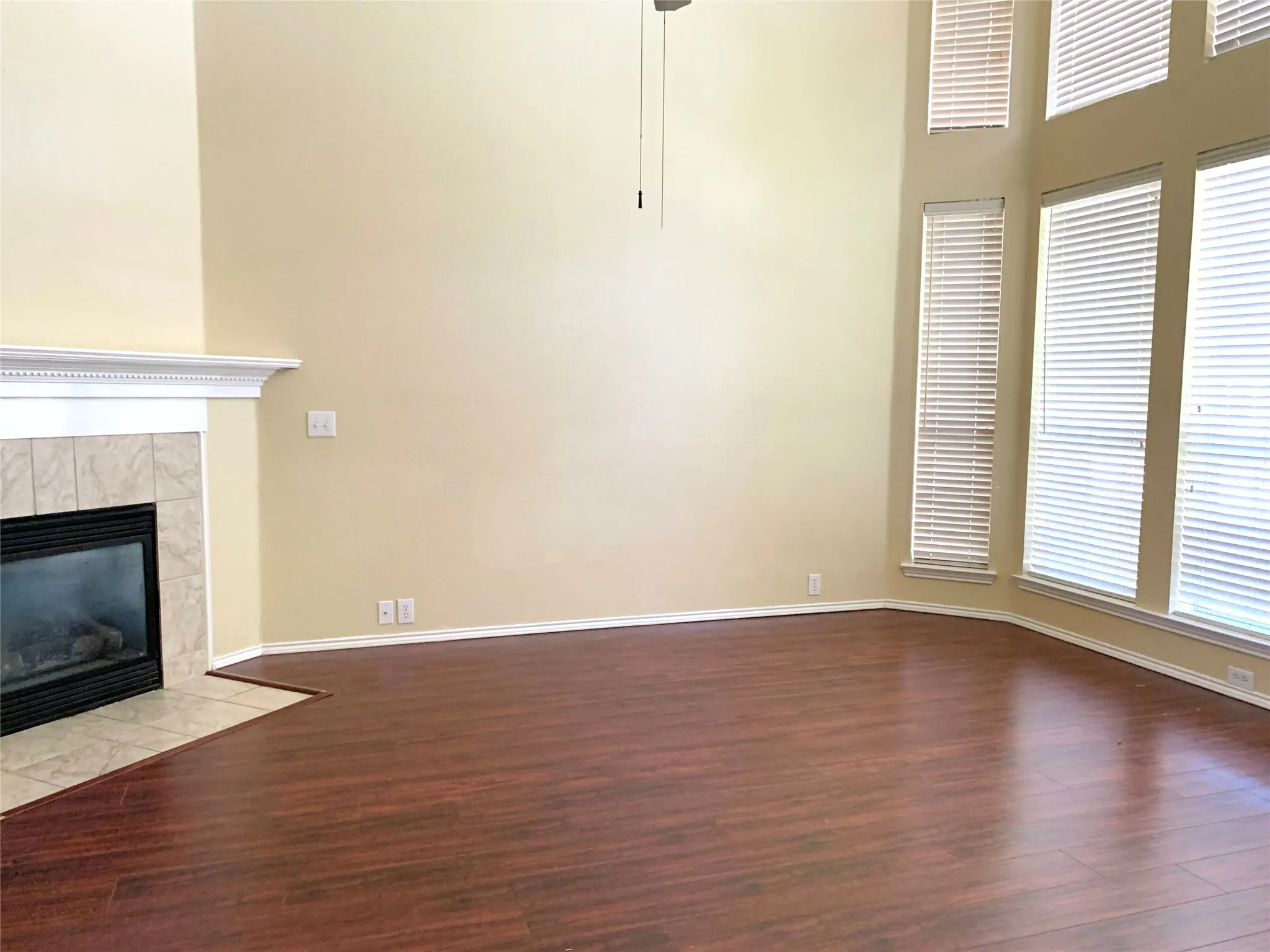 Duplex For Rent in Collin County , 11406 Fountainbridge Drive, Frisco, Texas 75035, 4 Bedroom, 3 Bathroom, 2 Garage spaces, 1,901 Sqft, built in 2002, mls#21395715, Real Estate Agent in Frisco, Homes For Rent in Collin county, Homes For Rent in Frisco, Realtor in Frisco Texas, Real Estate Brokerage Independent Realty Texas, Luminita Cordes Realtor