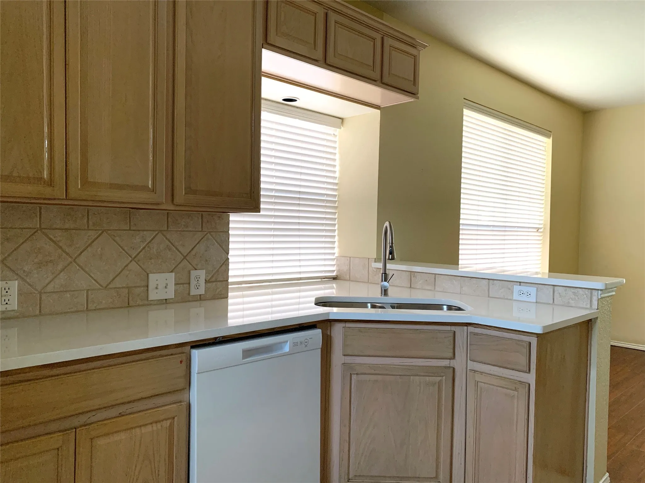 Duplex For Rent in Collin County , 11406 Fountainbridge Drive, Frisco, Texas 75035, 4 Bedroom, 3 Bathroom, 2 Garage spaces, 1,901 Sqft, built in 2002, mls#21395715, Real Estate Agent in Frisco, Homes For Rent in Collin county, Homes For Rent in Frisco, Realtor in Frisco Texas, Real Estate Brokerage Independent Realty Texas, Luminita Cordes Realtor