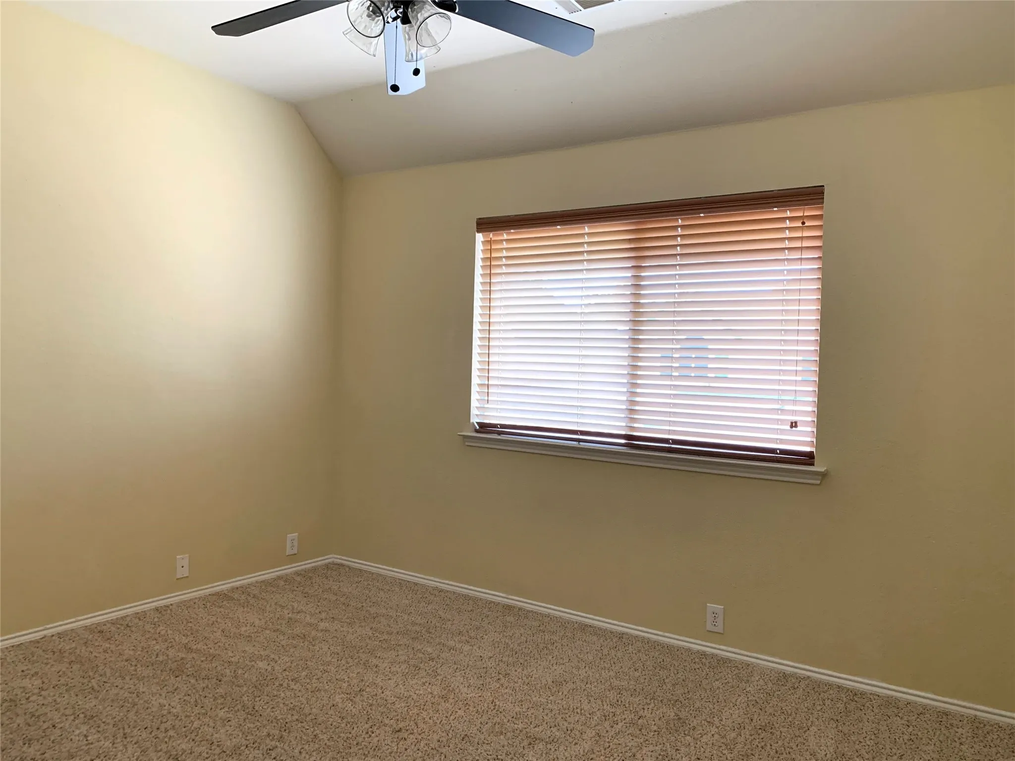 Duplex For Rent in Collin County , 11406 Fountainbridge Drive, Frisco, Texas 75035, 4 Bedroom, 3 Bathroom, 2 Garage spaces, 1,901 Sqft, built in 2002, mls#21395715, Real Estate Agent in Frisco, Homes For Rent in Collin county, Homes For Rent in Frisco, Realtor in Frisco Texas, Real Estate Brokerage Independent Realty Texas, Luminita Cordes Realtor