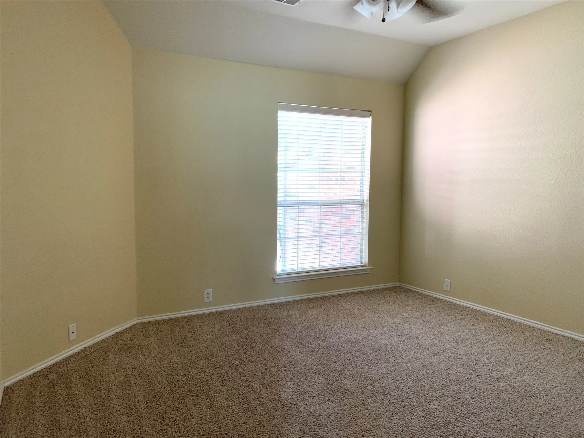 Duplex For Rent in Collin County , 11406 Fountainbridge Drive, Frisco, Texas 75035, 4 Bedroom, 3 Bathroom, 2 Garage spaces, 1,901 Sqft, built in 2002, mls#21395715, Real Estate Agent in Frisco, Homes For Rent in Collin county, Homes For Rent in Frisco, Realtor in Frisco Texas, Real Estate Brokerage Independent Realty Texas, Luminita Cordes Realtor