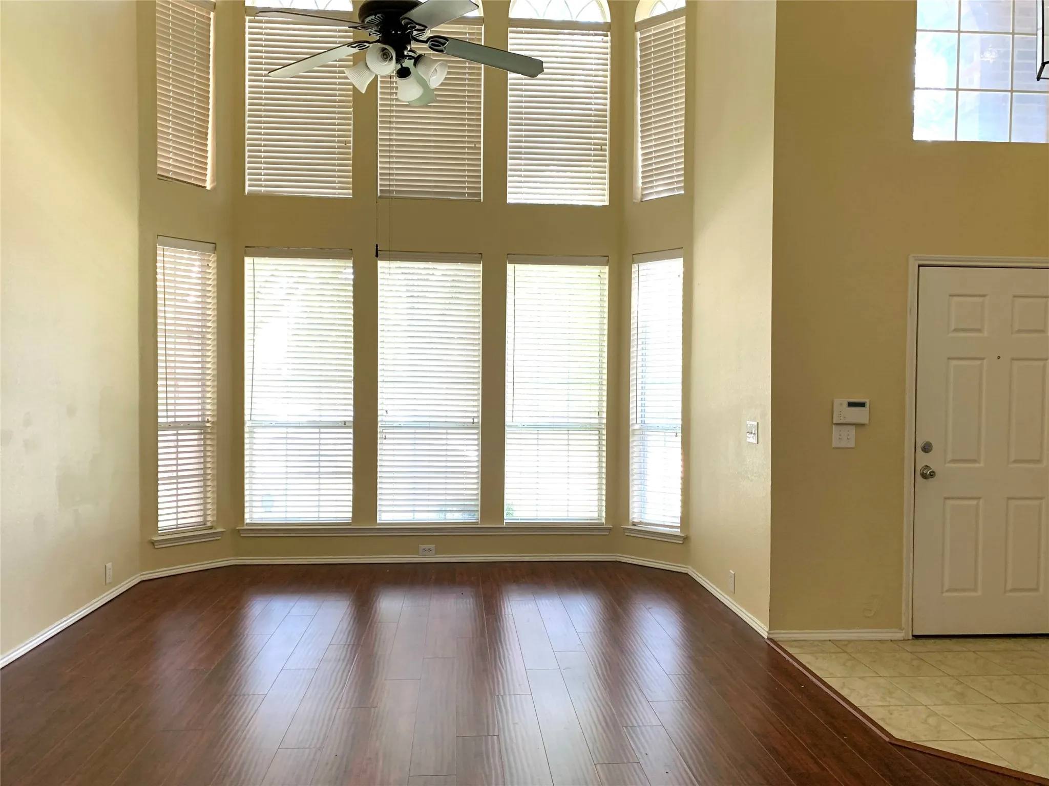 Duplex For Rent in Collin County , 11406 Fountainbridge Drive, Frisco, Texas 75035, 4 Bedroom, 3 Bathroom, 2 Garage spaces, 1,901 Sqft, built in 2002, mls#21395715, Real Estate Agent in Frisco, Homes For Rent in Collin county, Homes For Rent in Frisco, Realtor in Frisco Texas, Real Estate Brokerage Independent Realty Texas, Luminita Cordes Realtor