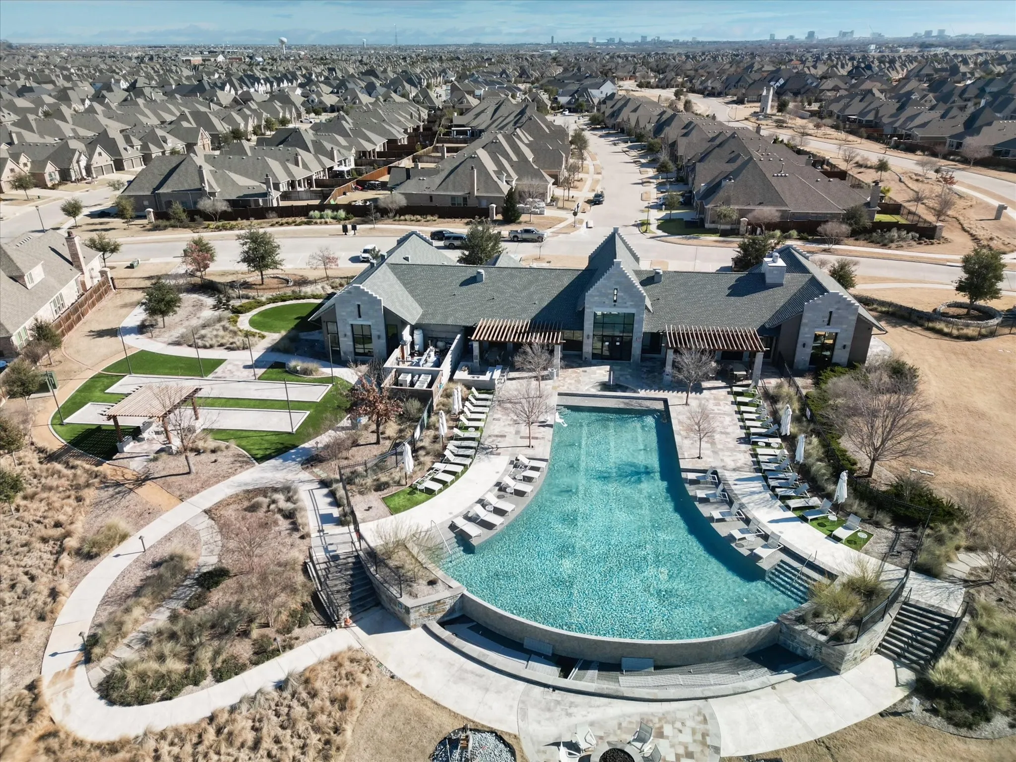 Single Family Residence For Sale in Denton County , 2913 Stonefield, The Colony, Texas 75056, 3 Bedroom, 3 Bathroom, 3 Garage spaces, 2,169 Sqft, built in 2020, mls#21395653, Real Estate Agent in The Colony, Homes For Sale in Denton county, Homes For Sale in The Colony, Realtor in The Colony Texas, Real Estate Brokerage Independent Realty Texas, Luminita Cordes Realtor