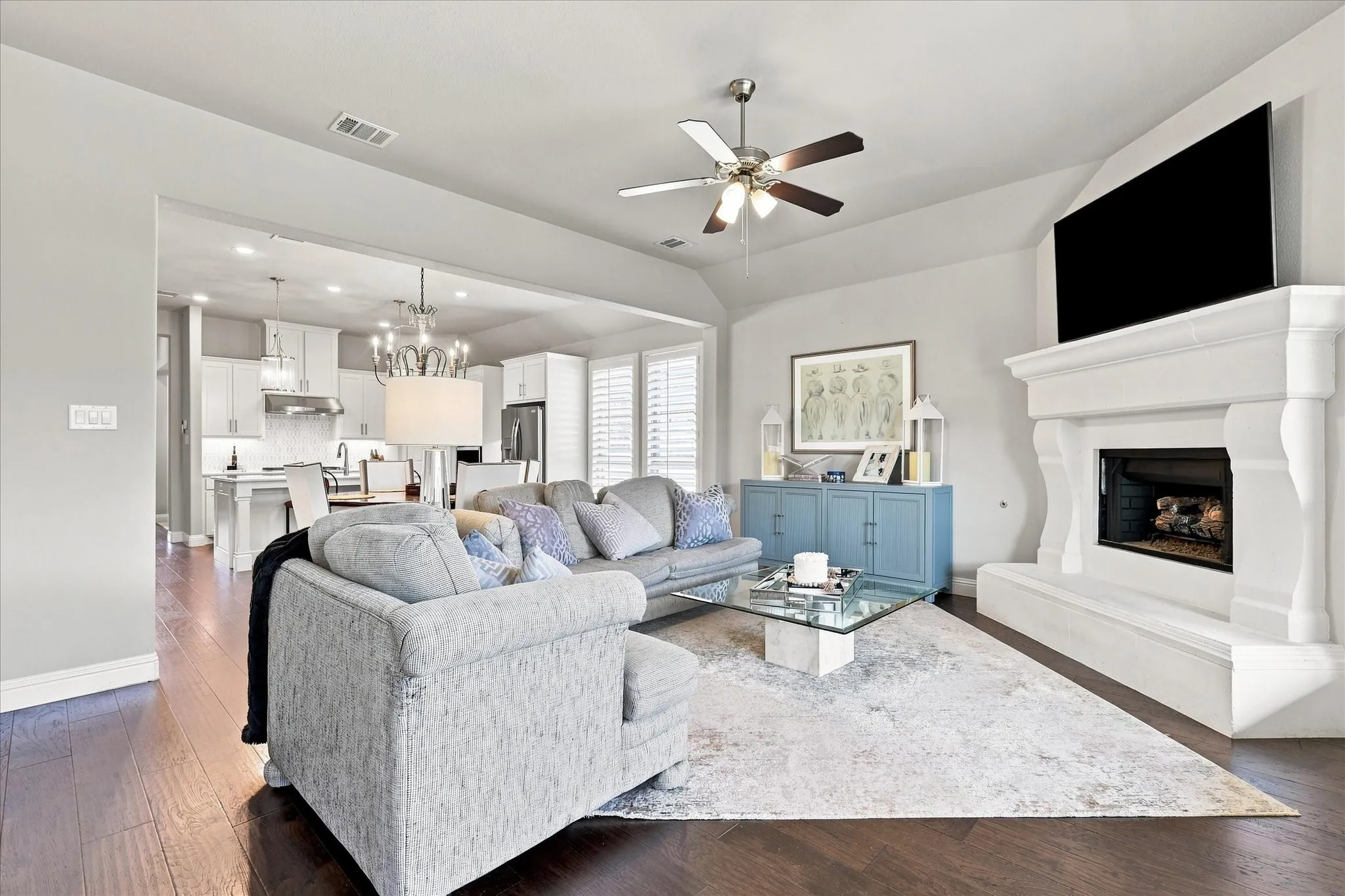 Single Family Residence For Sale in Denton County , 2913 Stonefield, The Colony, Texas 75056, 3 Bedroom, 3 Bathroom, 3 Garage spaces, 2,169 Sqft, built in 2020, mls#21395653, Real Estate Agent in The Colony, Homes For Sale in Denton county, Homes For Sale in The Colony, Realtor in The Colony Texas, Real Estate Brokerage Independent Realty Texas, Luminita Cordes Realtor