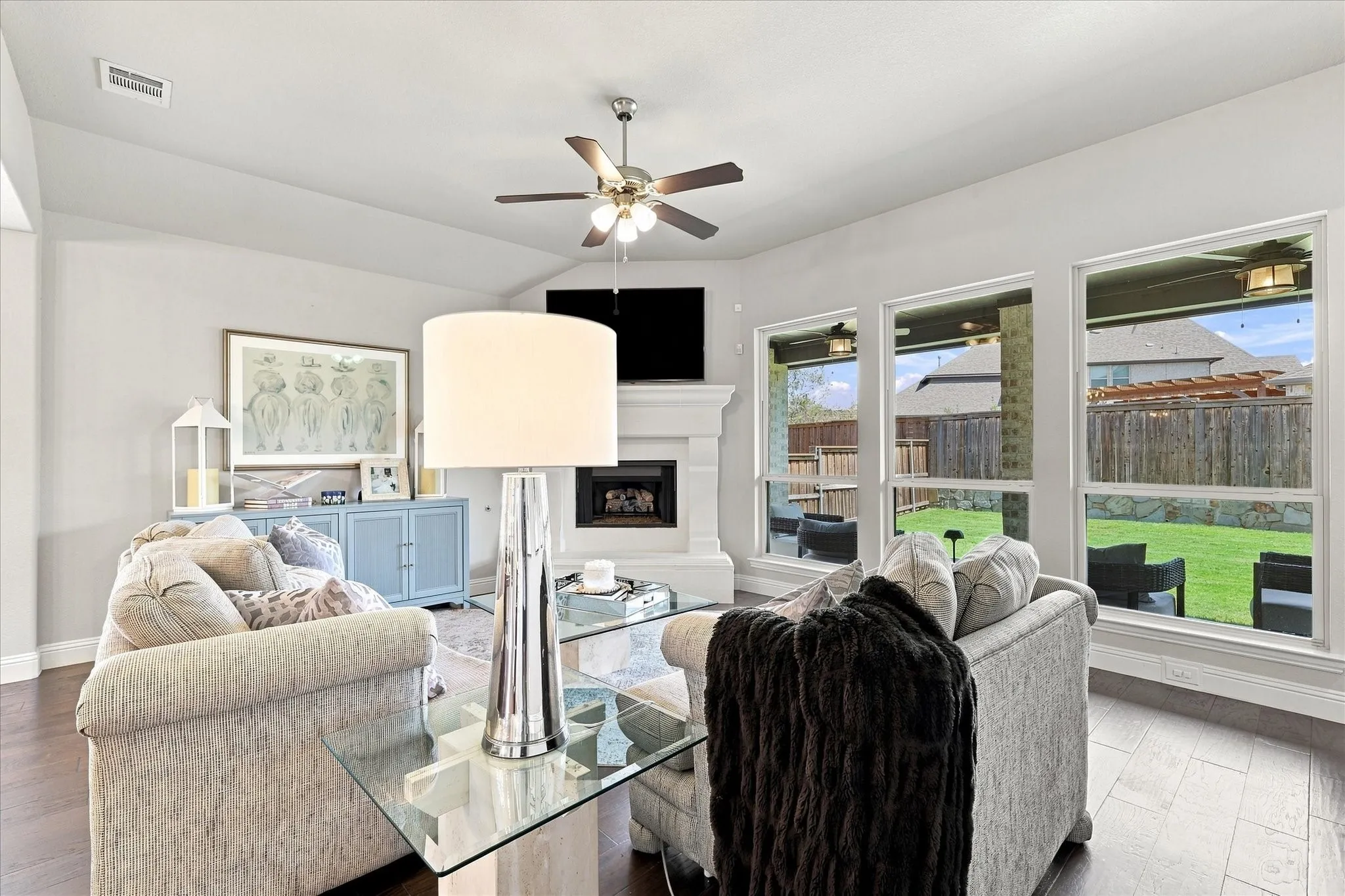 Single Family Residence For Sale in Denton County , 2913 Stonefield, The Colony, Texas 75056, 3 Bedroom, 3 Bathroom, 3 Garage spaces, 2,169 Sqft, built in 2020, mls#21395653, Real Estate Agent in The Colony, Homes For Sale in Denton county, Homes For Sale in The Colony, Realtor in The Colony Texas, Real Estate Brokerage Independent Realty Texas, Luminita Cordes Realtor