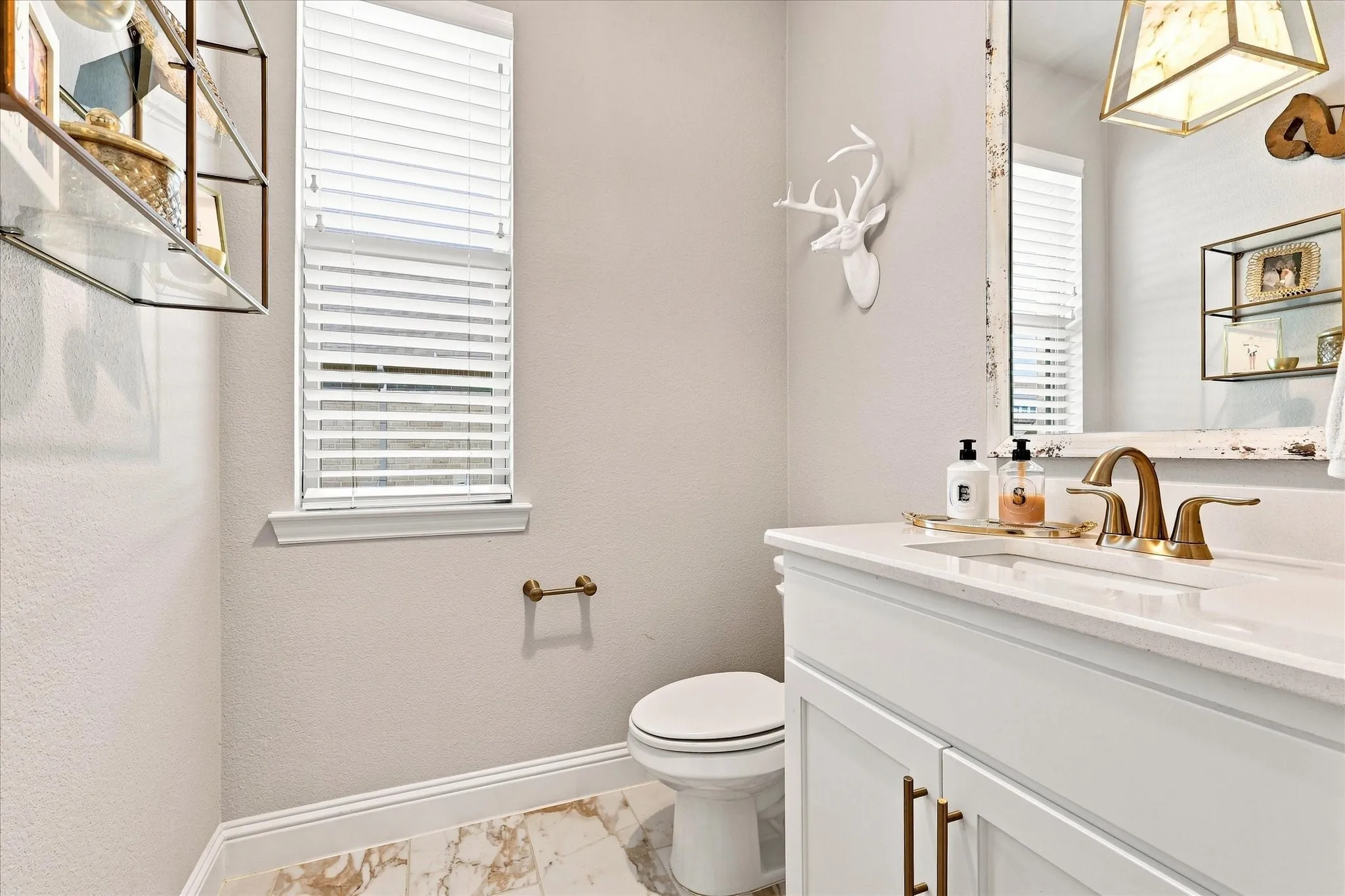 Single Family Residence For Sale in Denton County , 2913 Stonefield, The Colony, Texas 75056, 3 Bedroom, 3 Bathroom, 3 Garage spaces, 2,169 Sqft, built in 2020, mls#21395653, Real Estate Agent in The Colony, Homes For Sale in Denton county, Homes For Sale in The Colony, Realtor in The Colony Texas, Real Estate Brokerage Independent Realty Texas, Luminita Cordes Realtor