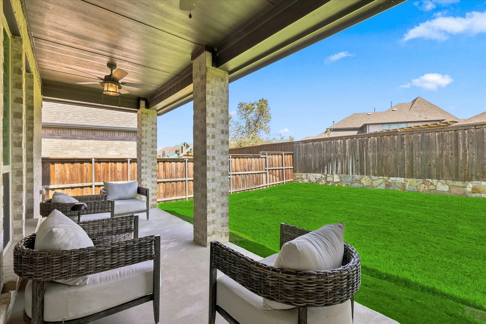 Single Family Residence For Sale in Denton County , 2913 Stonefield, The Colony, Texas 75056, 3 Bedroom, 3 Bathroom, 3 Garage spaces, 2,169 Sqft, built in 2020, mls#21395653, Real Estate Agent in The Colony, Homes For Sale in Denton county, Homes For Sale in The Colony, Realtor in The Colony Texas, Real Estate Brokerage Independent Realty Texas, Luminita Cordes Realtor