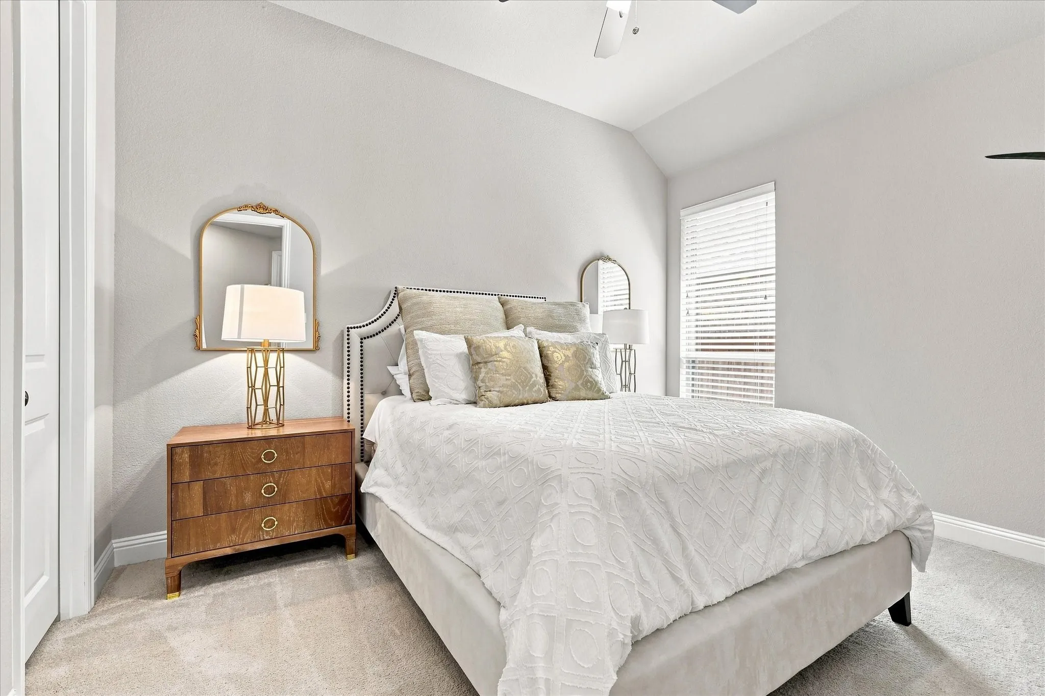 Single Family Residence For Sale in Denton County , 2913 Stonefield, The Colony, Texas 75056, 3 Bedroom, 3 Bathroom, 3 Garage spaces, 2,169 Sqft, built in 2020, mls#21395653, Real Estate Agent in The Colony, Homes For Sale in Denton county, Homes For Sale in The Colony, Realtor in The Colony Texas, Real Estate Brokerage Independent Realty Texas, Luminita Cordes Realtor