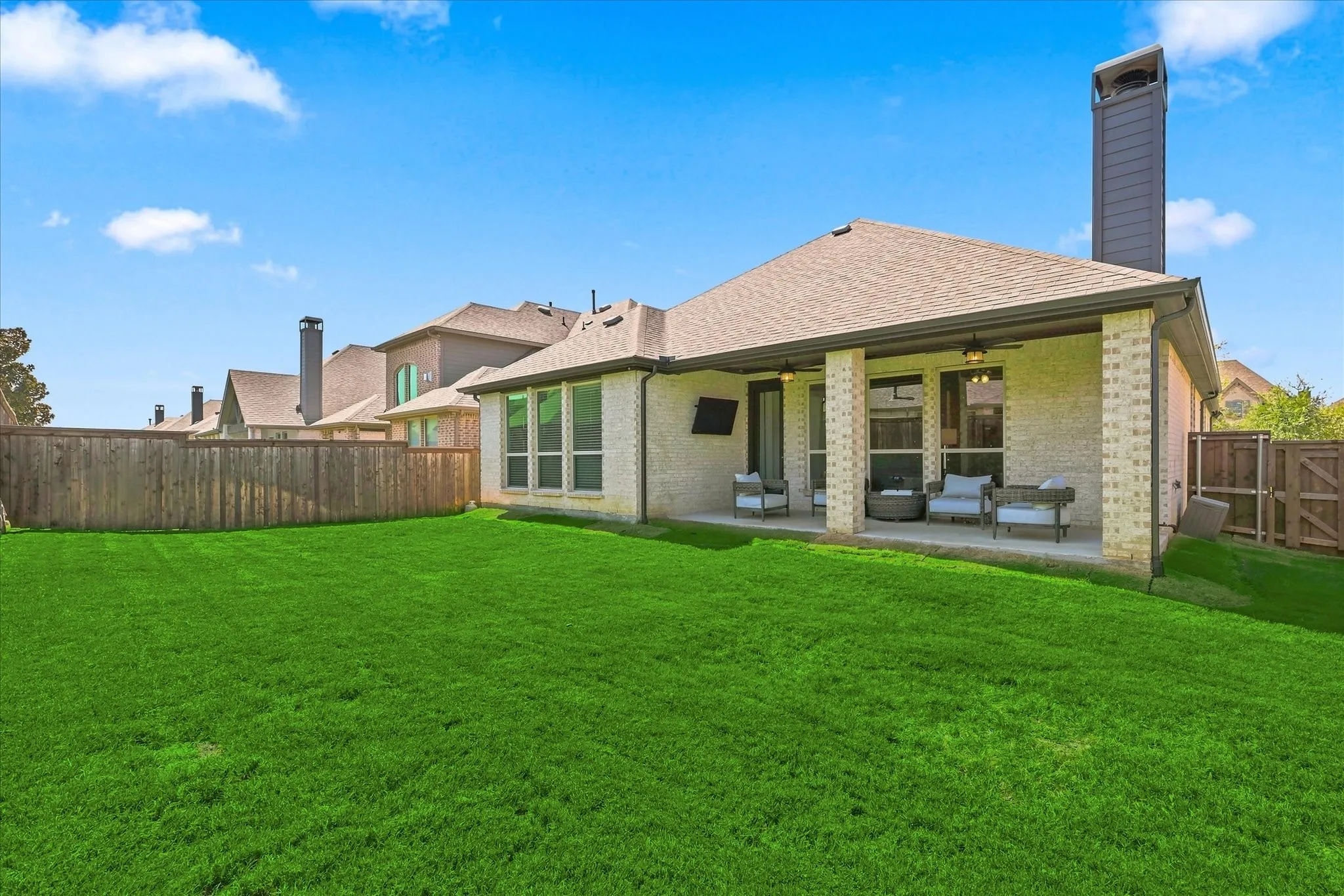 Single Family Residence For Sale in Denton County , 2913 Stonefield, The Colony, Texas 75056, 3 Bedroom, 3 Bathroom, 3 Garage spaces, 2,169 Sqft, built in 2020, mls#21395653, Real Estate Agent in The Colony, Homes For Sale in Denton county, Homes For Sale in The Colony, Realtor in The Colony Texas, Real Estate Brokerage Independent Realty Texas, Luminita Cordes Realtor