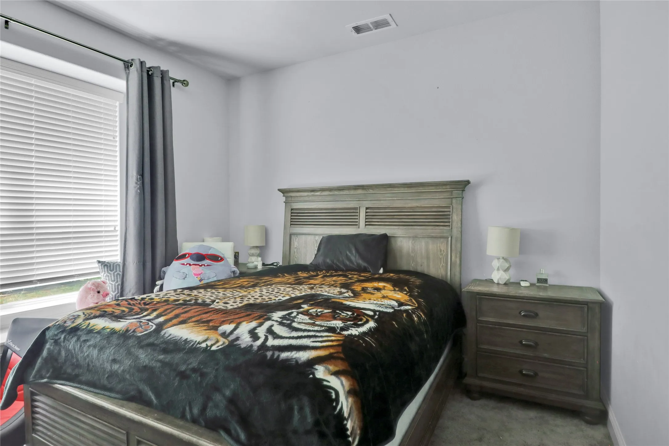 Secondary bedroom