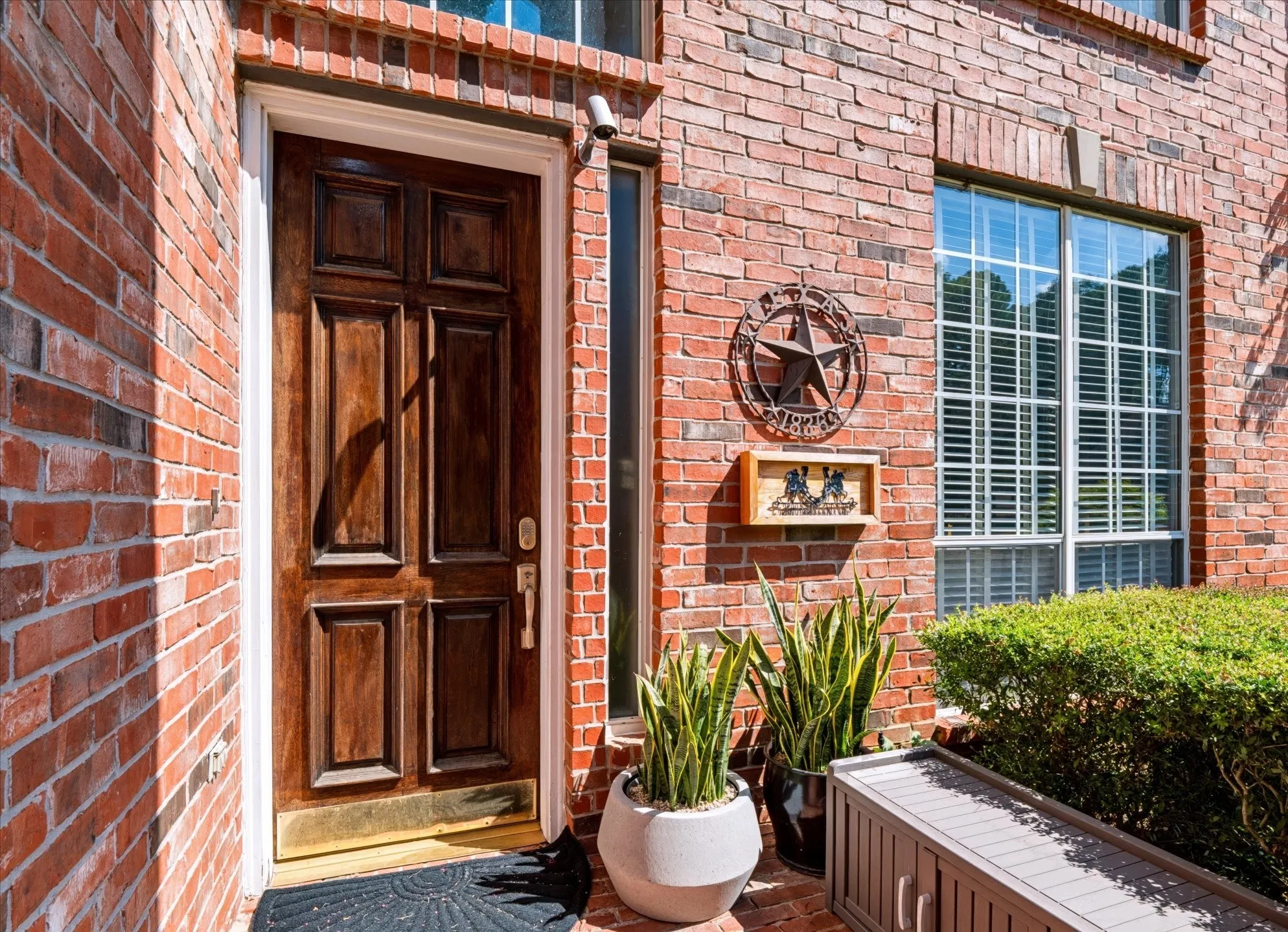 Single Family Residence For Sale in Denton County , 3600 Gaitland Circle, Flower Mound, Texas 75022, 4 Bedroom, 3 Bathroom, 2 Garage spaces, 2,883 Sqft, built in 1996, mls#21394651, Real Estate Agent in Flower Mound, Homes For Sale in Denton county, Homes For Sale in Flower Mound, Realtor in Flower Mound Texas, Real Estate Brokerage Independent Realty Texas, Luminita Cordes Realtor