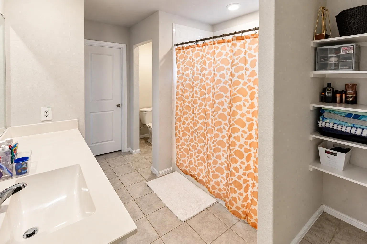 Single Family Residence For Sale in Tarrant County , 616 Sand Point Drive, Fort Worth, Texas 76131, 3 Bedroom, 2 Bathroom, 2 Garage spaces, 1,548 Sqft, built in 2023, mls#21395730, Real Estate Agent in Fort Worth, Homes For Sale in Tarrant county, Homes For Sale in Fort Worth, Realtor in Fort Worth Texas, Real Estate Brokerage Independent Realty Texas, Luminita Cordes Realtor