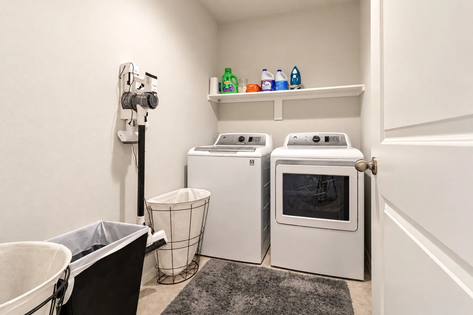 Single Family Residence For Sale in Tarrant County , 616 Sand Point Drive, Fort Worth, Texas 76131, 3 Bedroom, 2 Bathroom, 2 Garage spaces, 1,548 Sqft, built in 2023, mls#21395730, Real Estate Agent in Fort Worth, Homes For Sale in Tarrant county, Homes For Sale in Fort Worth, Realtor in Fort Worth Texas, Real Estate Brokerage Independent Realty Texas, Luminita Cordes Realtor