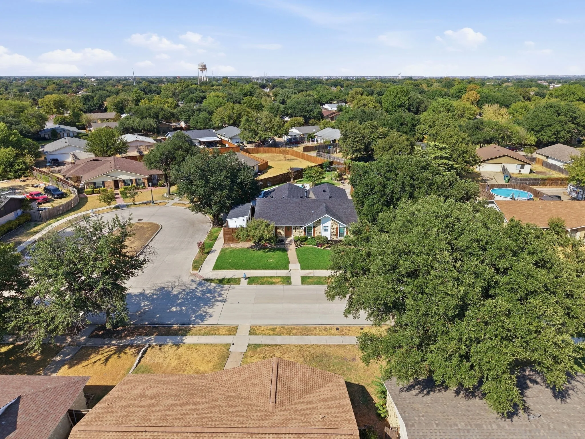 Single Family Residence For Sale in Denton County , 5037 Blue Glen Drive, The Colony, Texas 75056, 3 Bedroom, 2 Bathroom, 2 Garage spaces, 2,673 Sqft, built in 1974, mls#21395716, Real Estate Agent in The Colony, Homes For Sale in Denton county, Homes For Sale in The Colony, Realtor in The Colony Texas, Real Estate Brokerage Independent Realty Texas, Luminita Cordes Realtor
