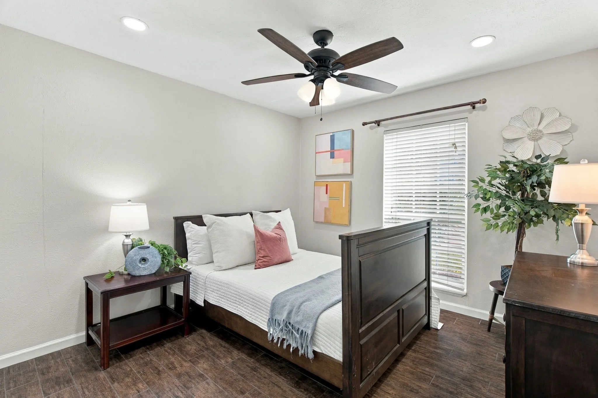 Single Family Residence For Sale in Denton County , 5037 Blue Glen Drive, The Colony, Texas 75056, 3 Bedroom, 2 Bathroom, 2 Garage spaces, 2,673 Sqft, built in 1974, mls#21395716, Real Estate Agent in The Colony, Homes For Sale in Denton county, Homes For Sale in The Colony, Realtor in The Colony Texas, Real Estate Brokerage Independent Realty Texas, Luminita Cordes Realtor