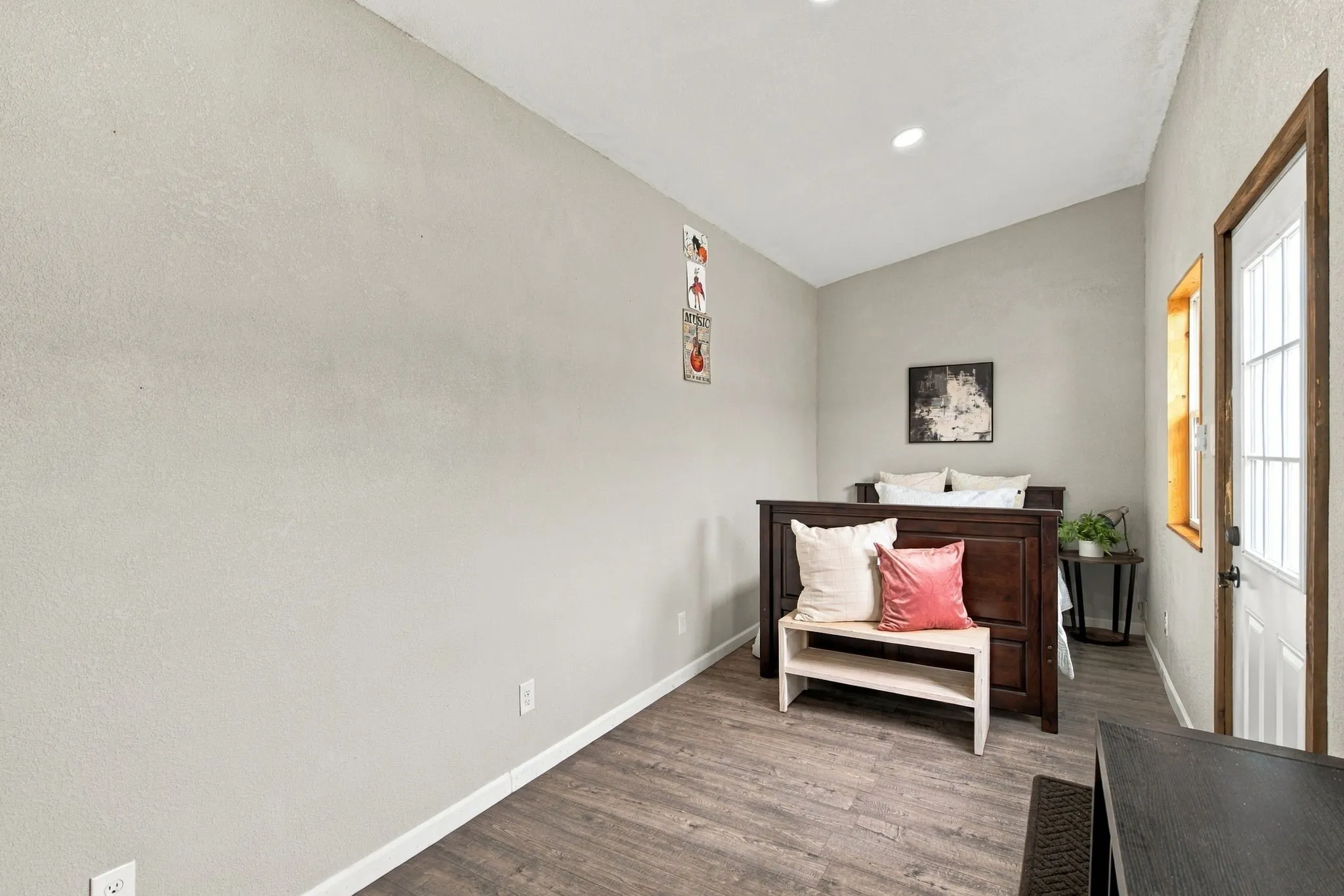 Single Family Residence For Sale in Denton County , 5037 Blue Glen Drive, The Colony, Texas 75056, 3 Bedroom, 2 Bathroom, 2 Garage spaces, 2,673 Sqft, built in 1974, mls#21395716, Real Estate Agent in The Colony, Homes For Sale in Denton county, Homes For Sale in The Colony, Realtor in The Colony Texas, Real Estate Brokerage Independent Realty Texas, Luminita Cordes Realtor
