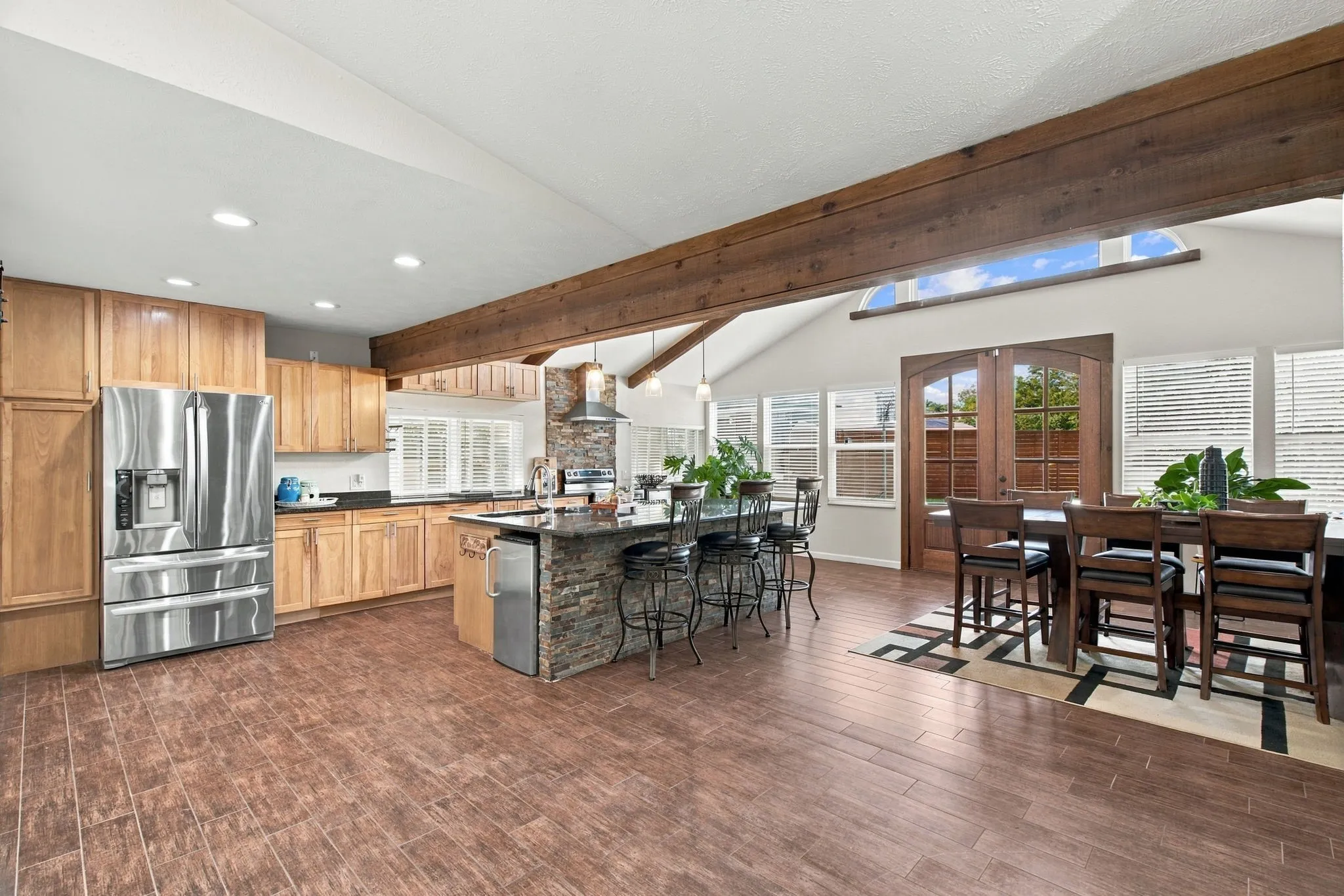 Single Family Residence For Sale in Denton County , 5037 Blue Glen Drive, The Colony, Texas 75056, 3 Bedroom, 2 Bathroom, 2 Garage spaces, 2,673 Sqft, built in 1974, mls#21395716, Real Estate Agent in The Colony, Homes For Sale in Denton county, Homes For Sale in The Colony, Realtor in The Colony Texas, Real Estate Brokerage Independent Realty Texas, Luminita Cordes Realtor