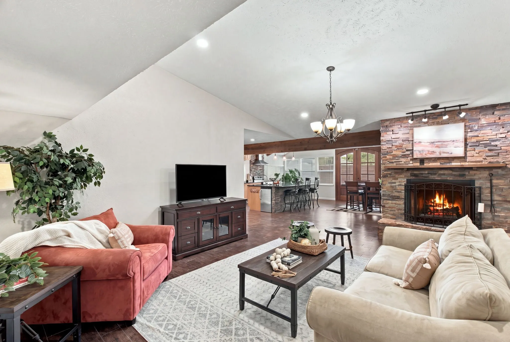 Single Family Residence For Sale in Denton County , 5037 Blue Glen Drive, The Colony, Texas 75056, 3 Bedroom, 2 Bathroom, 2 Garage spaces, 2,673 Sqft, built in 1974, mls#21395716, Real Estate Agent in The Colony, Homes For Sale in Denton county, Homes For Sale in The Colony, Realtor in The Colony Texas, Real Estate Brokerage Independent Realty Texas, Luminita Cordes Realtor
