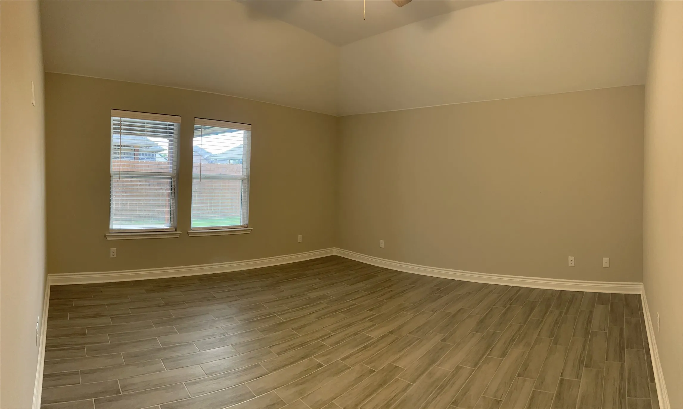 Single Family Residence For Rent in Hunt County , 1004 Hardaway Drive, Greenville, Texas 75402, 3 Bedroom, 2 Bathroom, 2 Garage spaces, 1,605 Sqft, built in 2022, mls#21395729, Real Estate Agent in Greenville, Homes For Rent in Hunt county, Homes For Rent in Greenville, Realtor in Greenville Texas, Real Estate Brokerage Independent Realty Texas, Luminita Cordes Realtor