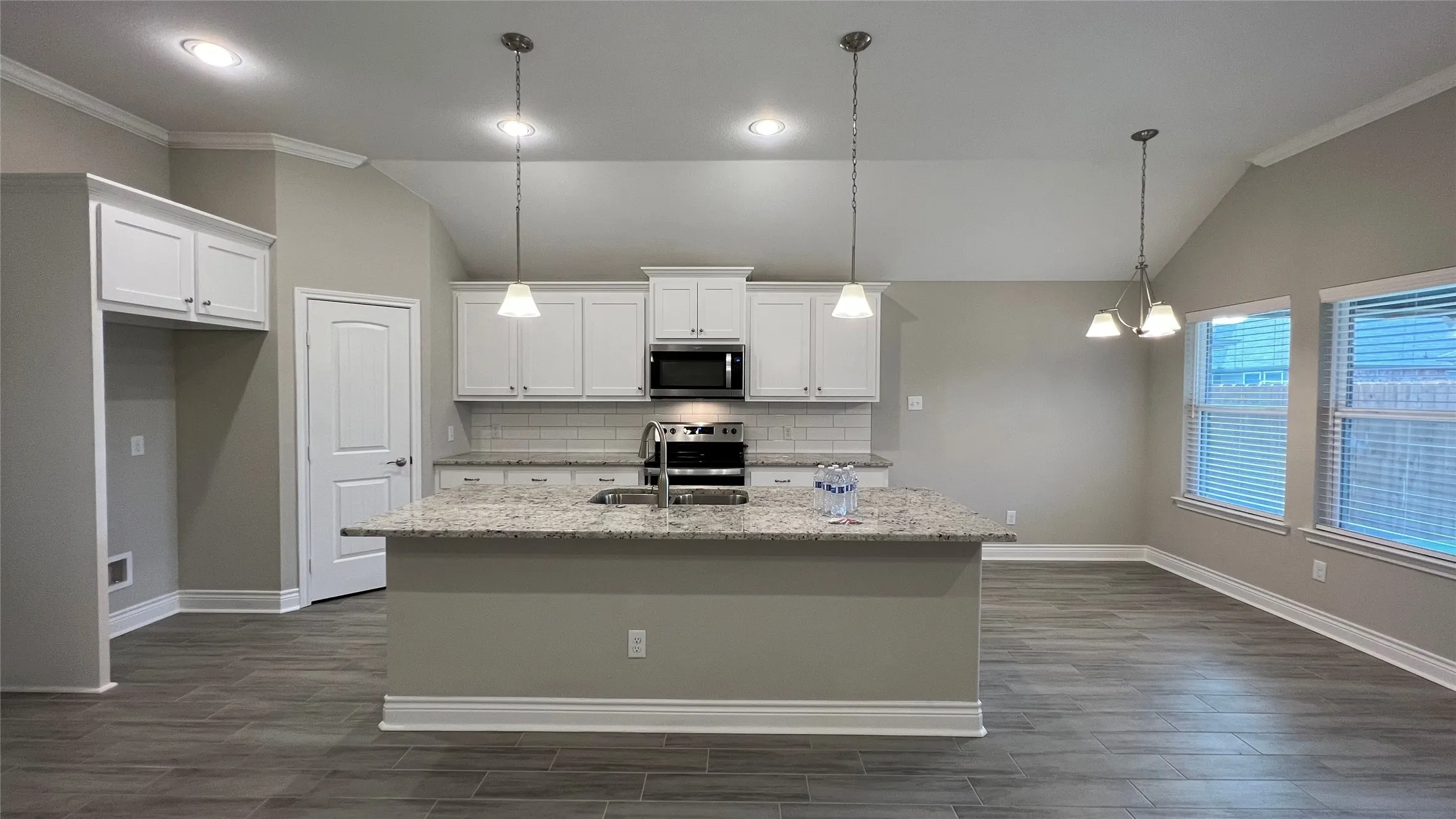 Single Family Residence For Rent in Hunt County , 1004 Hardaway Drive, Greenville, Texas 75402, 3 Bedroom, 2 Bathroom, 2 Garage spaces, 1,605 Sqft, built in 2022, mls#21395729, Real Estate Agent in Greenville, Homes For Rent in Hunt county, Homes For Rent in Greenville, Realtor in Greenville Texas, Real Estate Brokerage Independent Realty Texas, Luminita Cordes Realtor