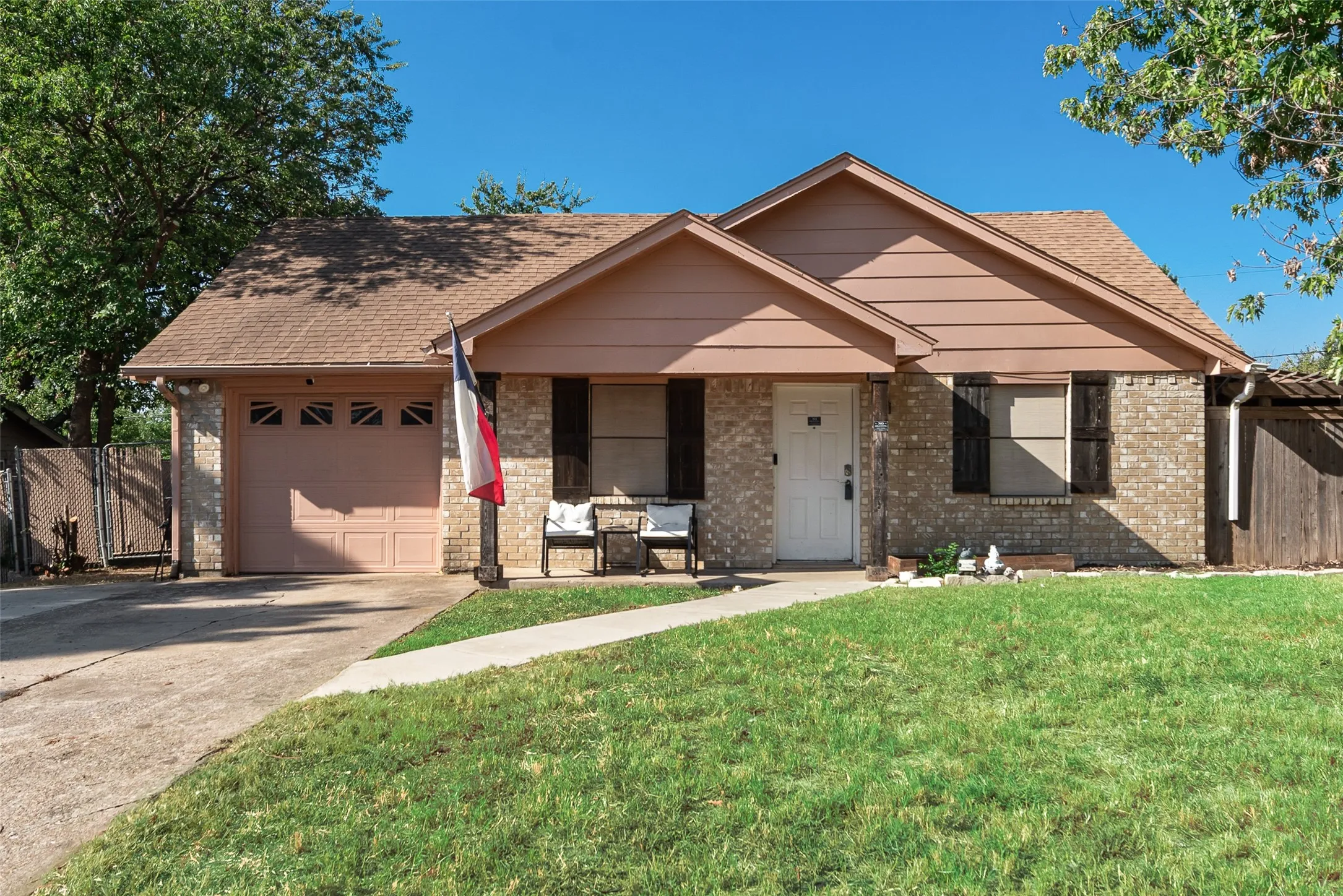 Single Family Residence For Sale
