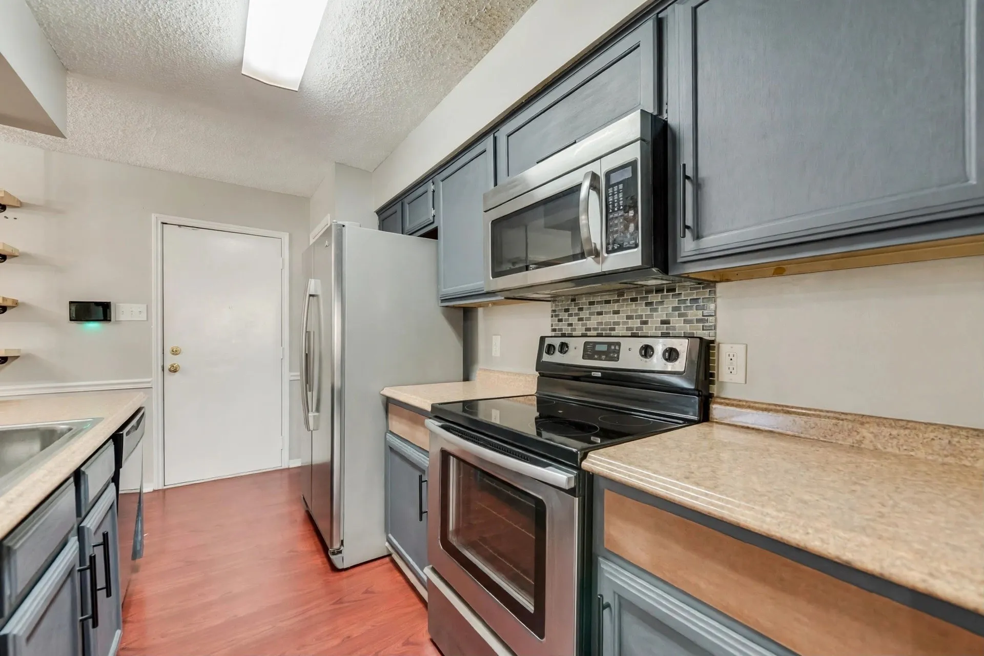 Single Family Residence For Sale in Johnson County , 837 Blue Ridge Drive, Burleson, Texas 76028, 3 Bedroom, 2 Bathroom, 1 Garage spaces, 1,080 Sqft, built in 1983, mls#21392706, Real Estate Agent in Burleson, Homes For Sale in Johnson county, Homes For Sale in Burleson, Realtor in Burleson Texas, Real Estate Brokerage Independent Realty Texas, Luminita Cordes Realtor