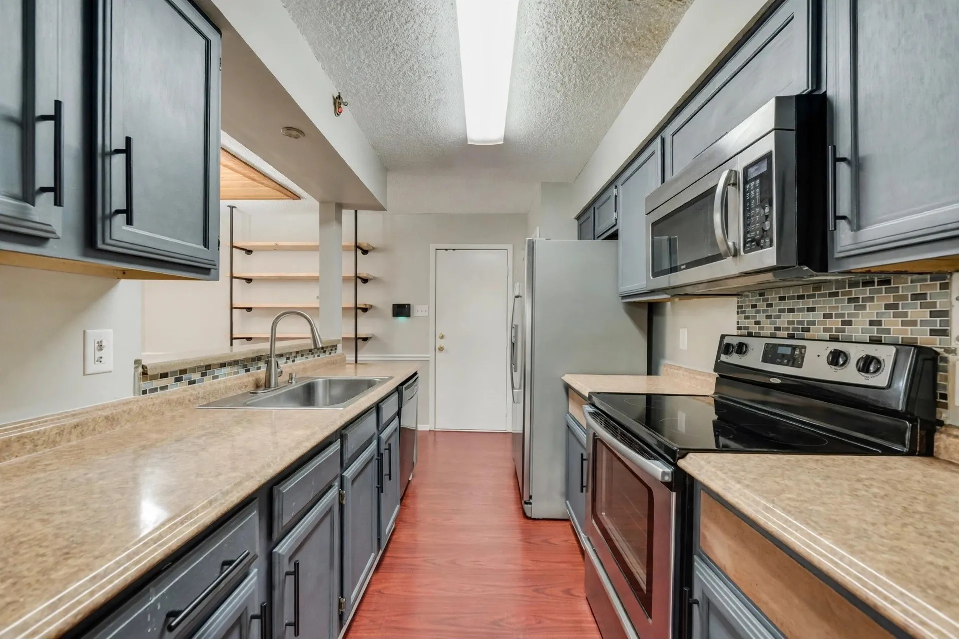 Single Family Residence For Sale in Johnson County , 837 Blue Ridge Drive, Burleson, Texas 76028, 3 Bedroom, 2 Bathroom, 1 Garage spaces, 1,080 Sqft, built in 1983, mls#21392706, Real Estate Agent in Burleson, Homes For Sale in Johnson county, Homes For Sale in Burleson, Realtor in Burleson Texas, Real Estate Brokerage Independent Realty Texas, Luminita Cordes Realtor
