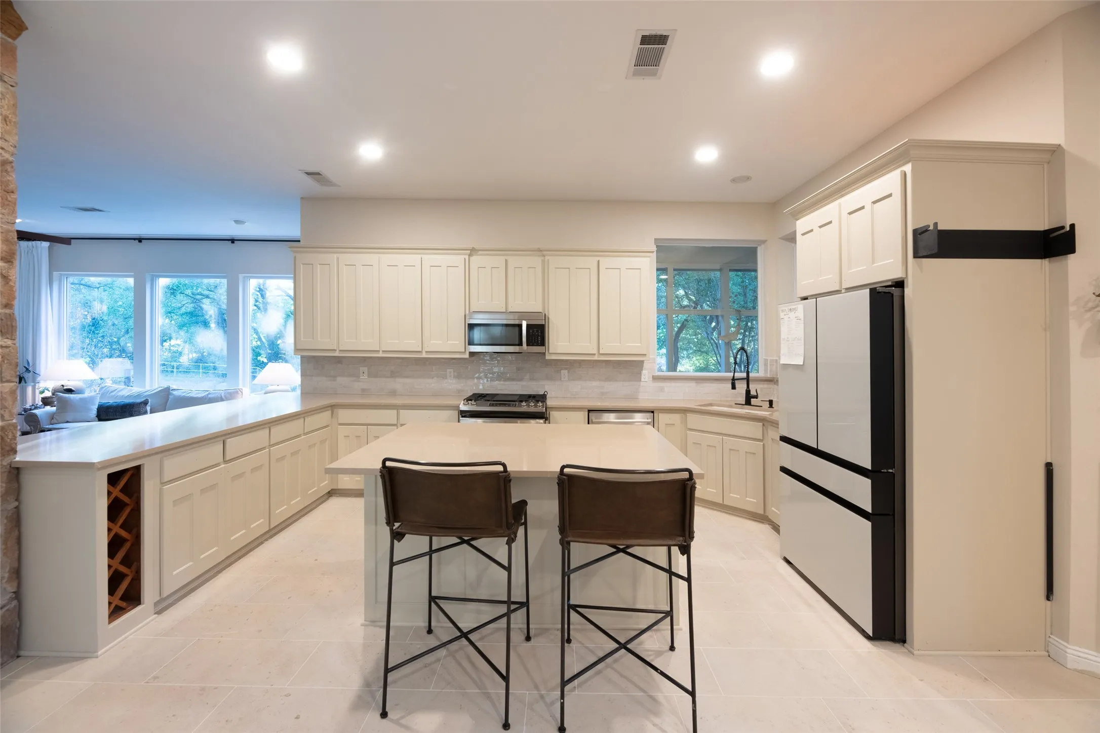 Single Family Residence For Sale in Denton County , 760 Amber Lane, Little Elm, Texas 75068, 4 Bedroom, 3 Bathroom, 3 Garage spaces, 3,383 Sqft, built in 1999, mls#21395625, Real Estate Agent in Little Elm, Homes For Sale in Denton county, Homes For Sale in Little Elm, Realtor in Little Elm Texas, Real Estate Brokerage Independent Realty Texas, Luminita Cordes Realtor