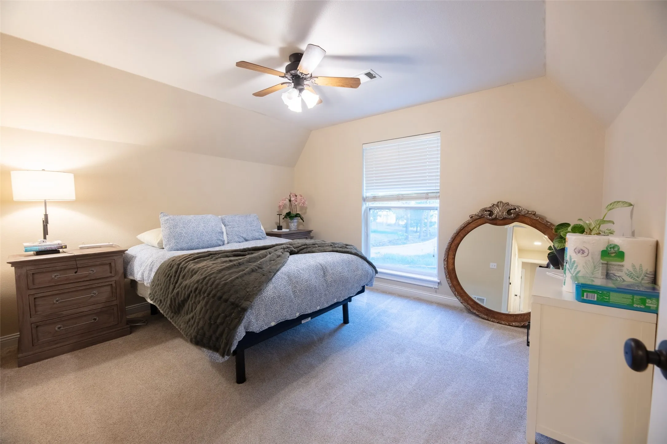 Single Family Residence For Sale in Denton County , 760 Amber Lane, Little Elm, Texas 75068, 4 Bedroom, 3 Bathroom, 3 Garage spaces, 3,383 Sqft, built in 1999, mls#21395625, Real Estate Agent in Little Elm, Homes For Sale in Denton county, Homes For Sale in Little Elm, Realtor in Little Elm Texas, Real Estate Brokerage Independent Realty Texas, Luminita Cordes Realtor