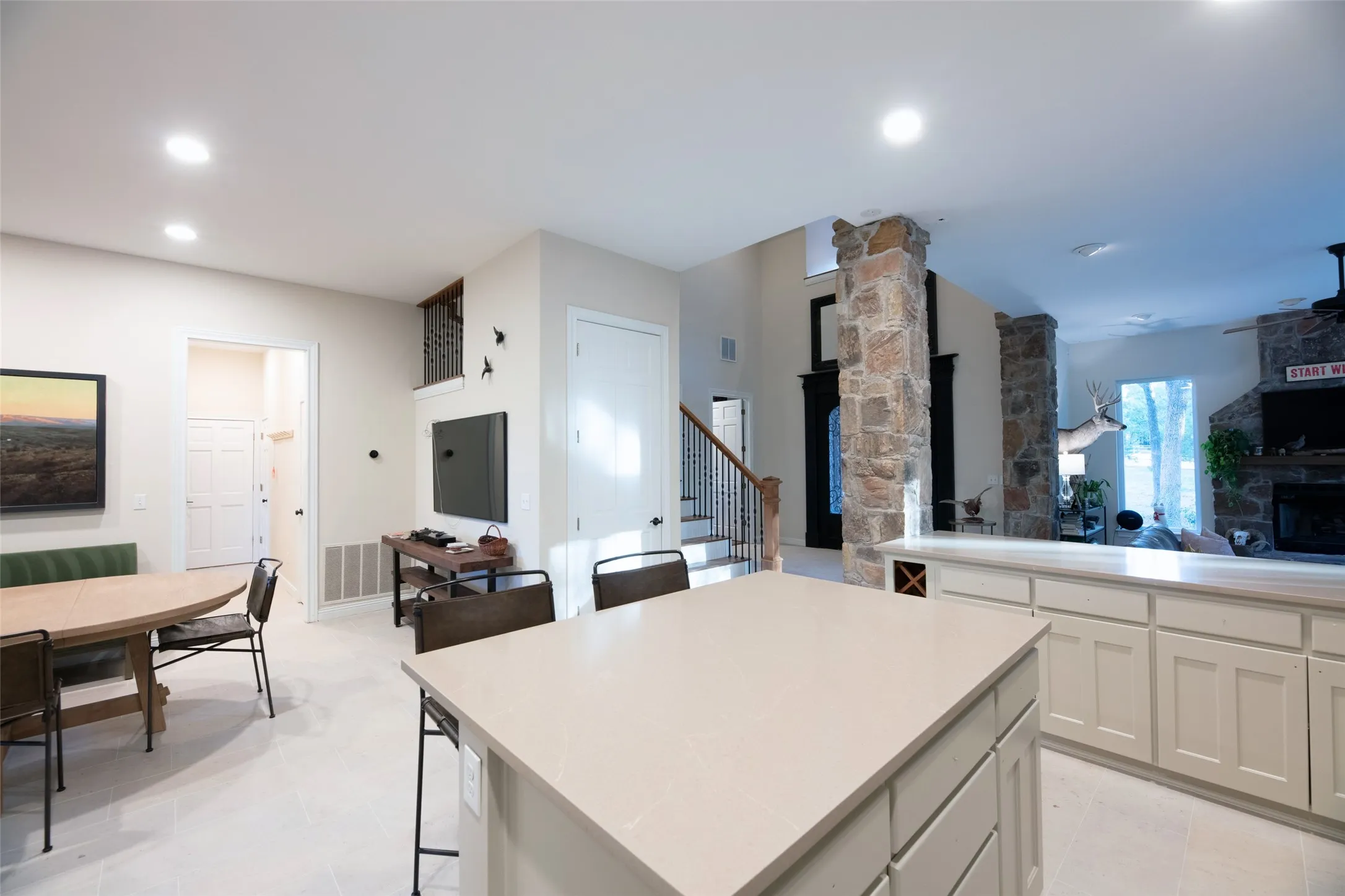 Single Family Residence For Sale in Denton County , 760 Amber Lane, Little Elm, Texas 75068, 4 Bedroom, 3 Bathroom, 3 Garage spaces, 3,383 Sqft, built in 1999, mls#21395625, Real Estate Agent in Little Elm, Homes For Sale in Denton county, Homes For Sale in Little Elm, Realtor in Little Elm Texas, Real Estate Brokerage Independent Realty Texas, Luminita Cordes Realtor