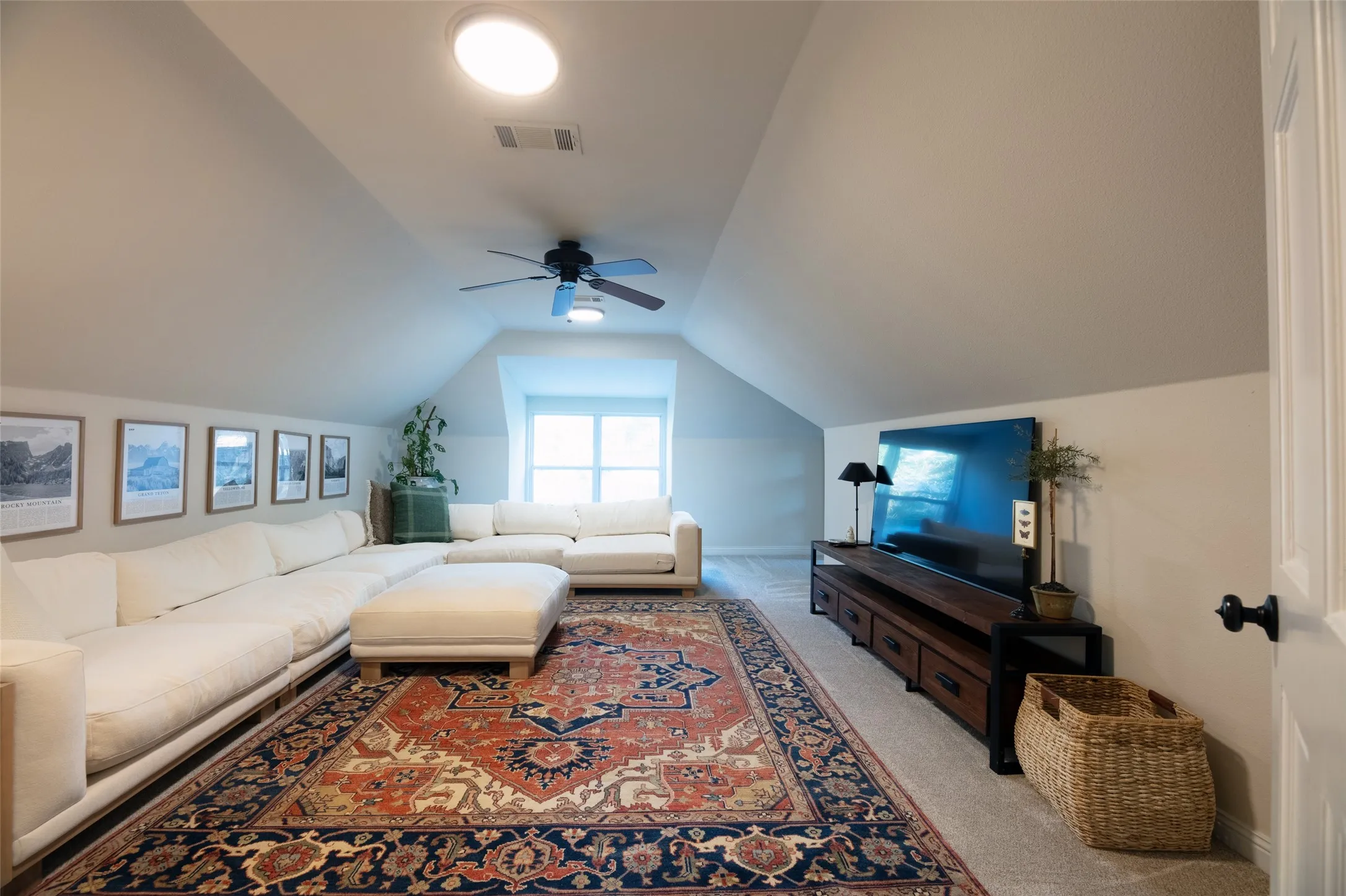 Single Family Residence For Sale in Denton County , 760 Amber Lane, Little Elm, Texas 75068, 4 Bedroom, 3 Bathroom, 3 Garage spaces, 3,383 Sqft, built in 1999, mls#21395625, Real Estate Agent in Little Elm, Homes For Sale in Denton county, Homes For Sale in Little Elm, Realtor in Little Elm Texas, Real Estate Brokerage Independent Realty Texas, Luminita Cordes Realtor