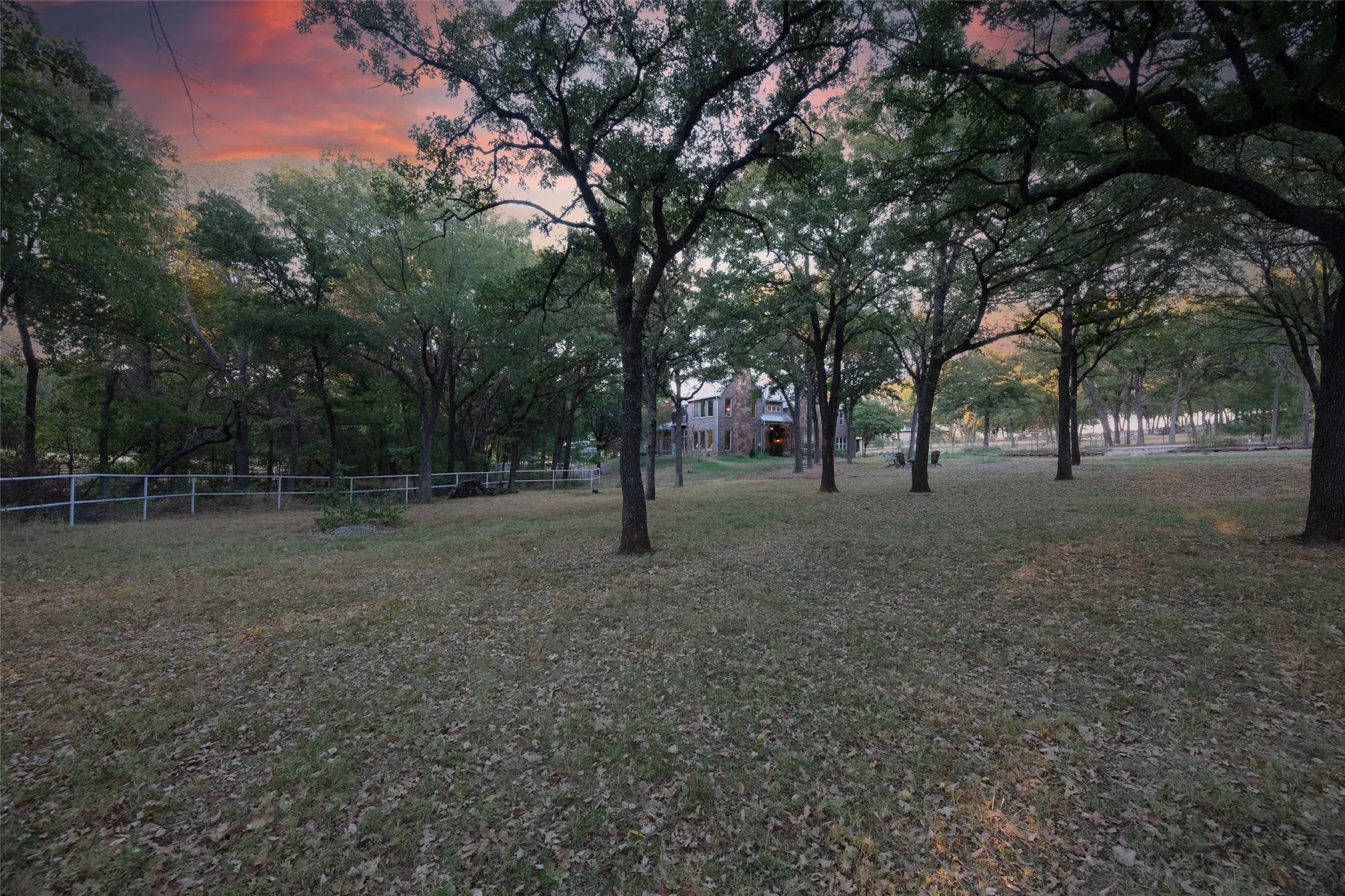 Single Family Residence For Sale in Denton County , 760 Amber Lane, Little Elm, Texas 75068, 4 Bedroom, 3 Bathroom, 3 Garage spaces, 3,383 Sqft, built in 1999, mls#21395625, Real Estate Agent in Little Elm, Homes For Sale in Denton county, Homes For Sale in Little Elm, Realtor in Little Elm Texas, Real Estate Brokerage Independent Realty Texas, Luminita Cordes Realtor