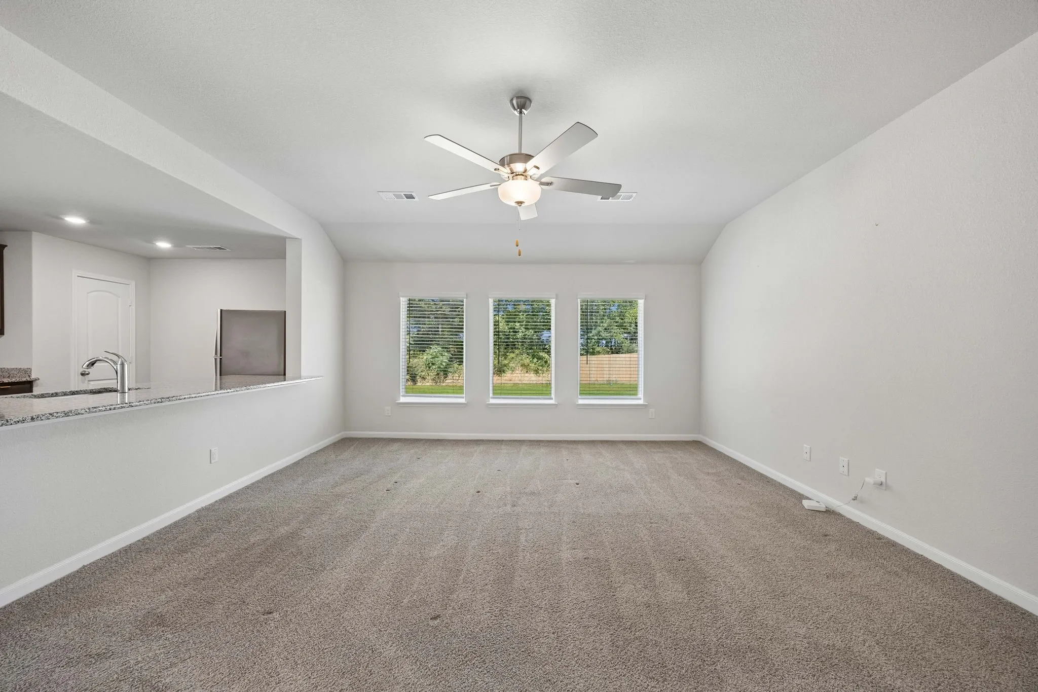 Single Family Residence For Rent in Dallas County , 6307 Rain Lily Drive, Dallas, Texas 75241, 4 Bedroom, 2 Bathroom, 2 Garage spaces, 1,732 Sqft, built in 2024, mls#21386884, Real Estate Agent in Dallas, Homes For Rent in Dallas county, Homes For Rent in Dallas, Realtor in Dallas Texas, Real Estate Brokerage Independent Realty Texas, Luminita Cordes Realtor
