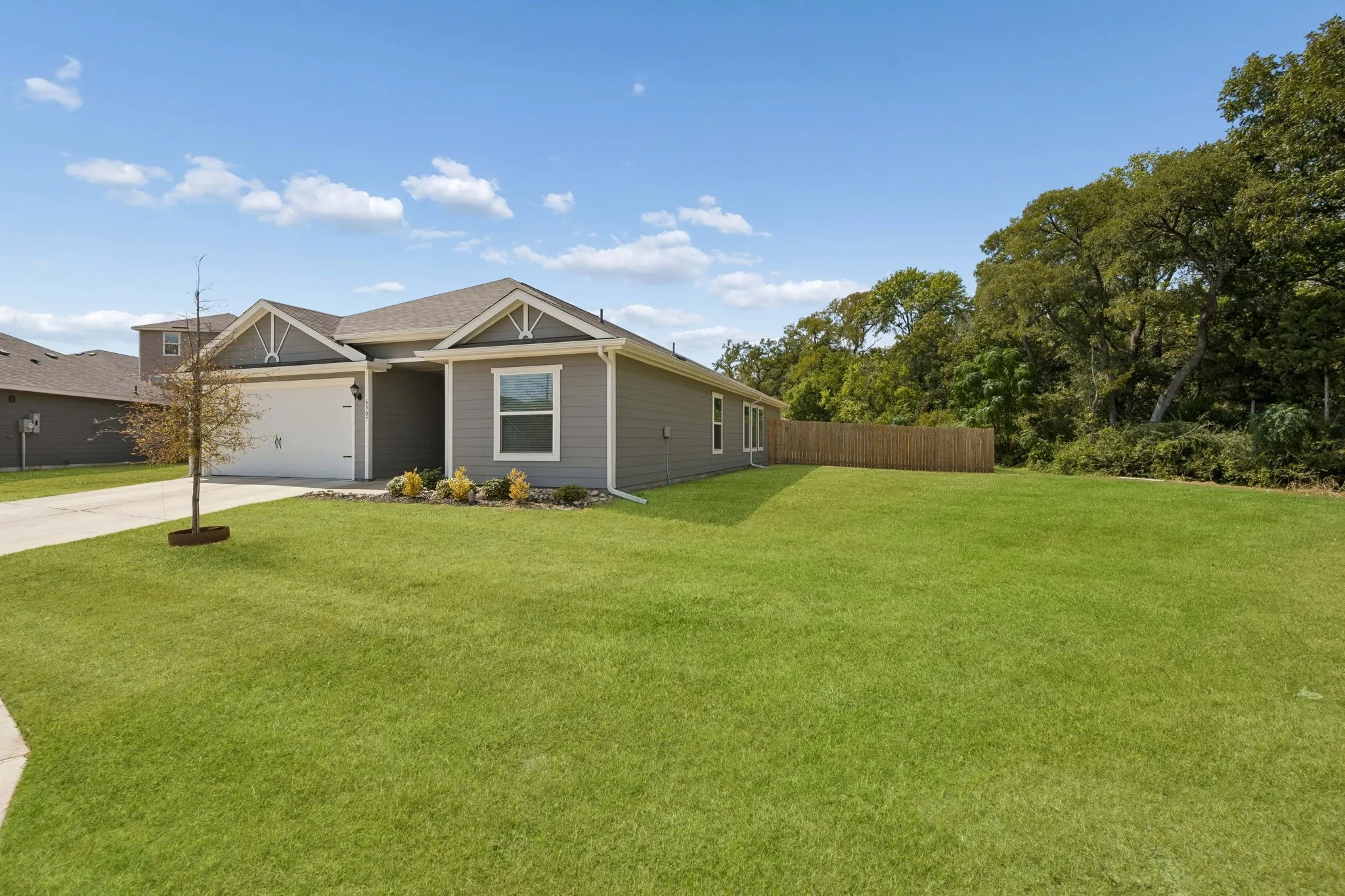 Single Family Residence For Rent in Dallas County , 6307 Rain Lily Drive, Dallas, Texas 75241, 4 Bedroom, 2 Bathroom, 2 Garage spaces, 1,732 Sqft, built in 2024, mls#21386884, Real Estate Agent in Dallas, Homes For Rent in Dallas county, Homes For Rent in Dallas, Realtor in Dallas Texas, Real Estate Brokerage Independent Realty Texas, Luminita Cordes Realtor