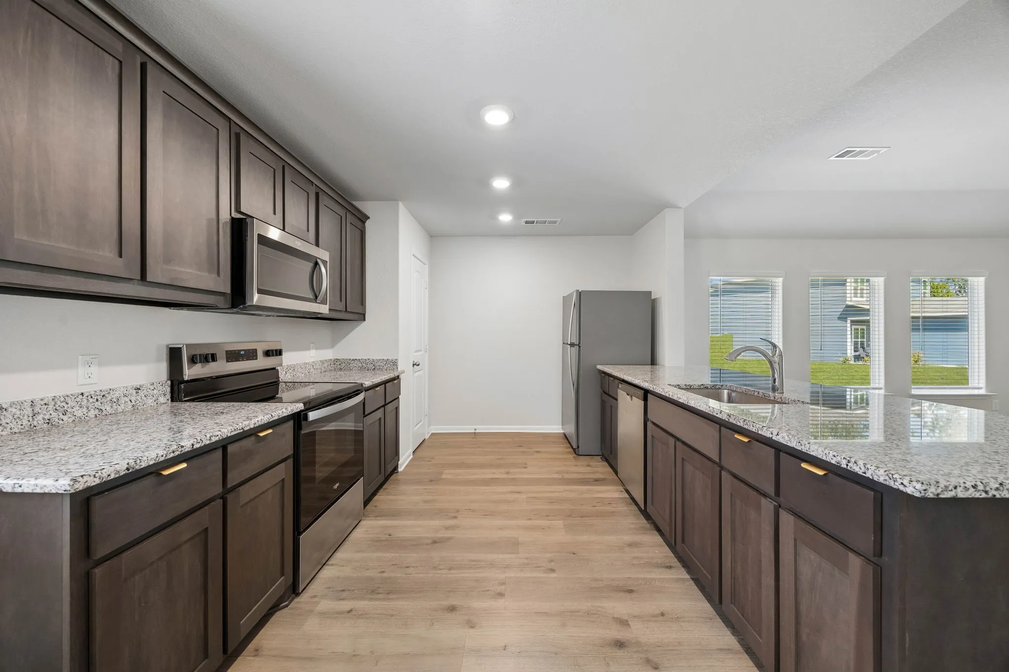 Single Family Residence For Rent in Dallas County , 6307 Rain Lily Drive, Dallas, Texas 75241, 4 Bedroom, 2 Bathroom, 2 Garage spaces, 1,732 Sqft, built in 2024, mls#21386884, Real Estate Agent in Dallas, Homes For Rent in Dallas county, Homes For Rent in Dallas, Realtor in Dallas Texas, Real Estate Brokerage Independent Realty Texas, Luminita Cordes Realtor