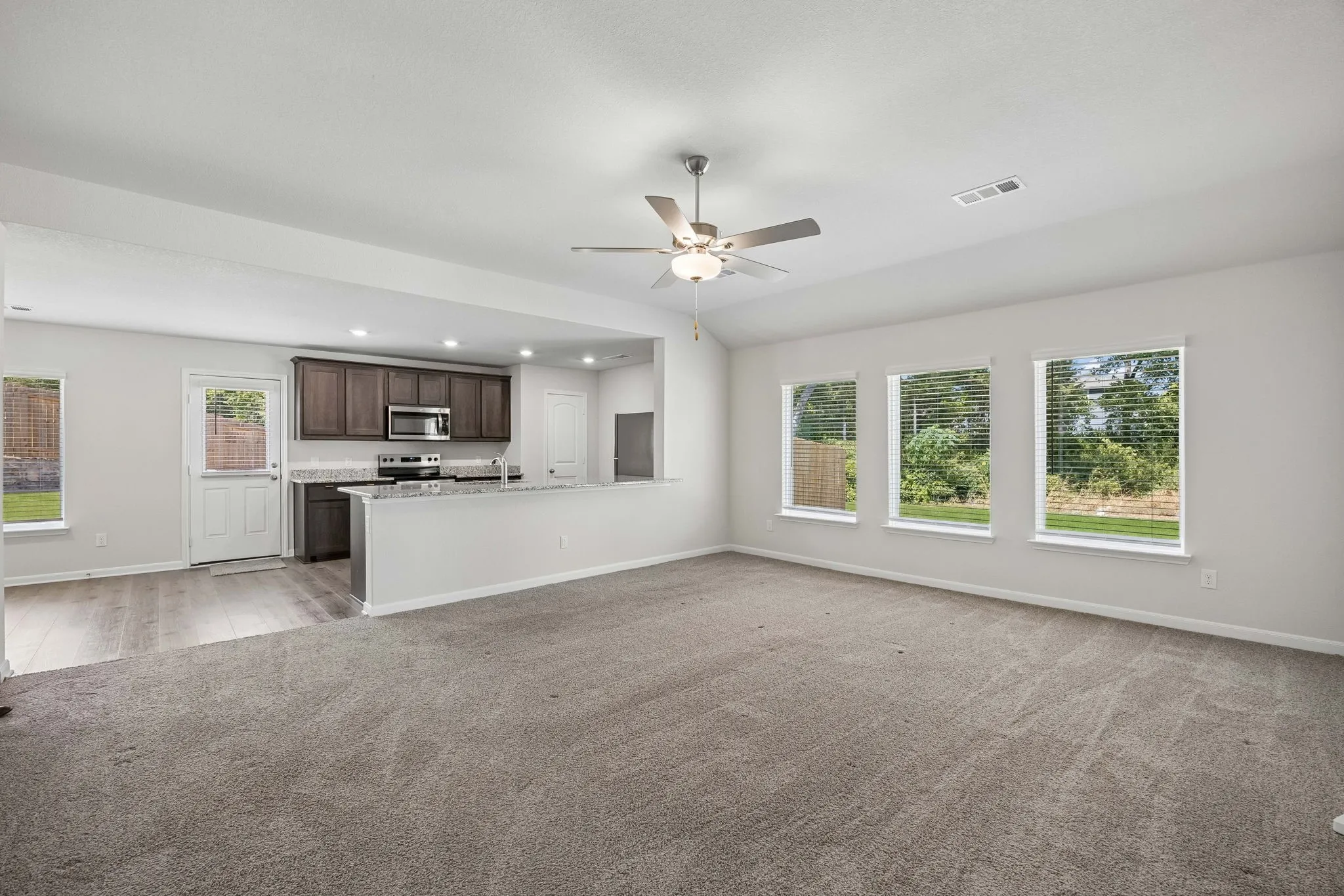 Single Family Residence For Rent in Dallas County , 6307 Rain Lily Drive, Dallas, Texas 75241, 4 Bedroom, 2 Bathroom, 2 Garage spaces, 1,732 Sqft, built in 2024, mls#21386884, Real Estate Agent in Dallas, Homes For Rent in Dallas county, Homes For Rent in Dallas, Realtor in Dallas Texas, Real Estate Brokerage Independent Realty Texas, Luminita Cordes Realtor