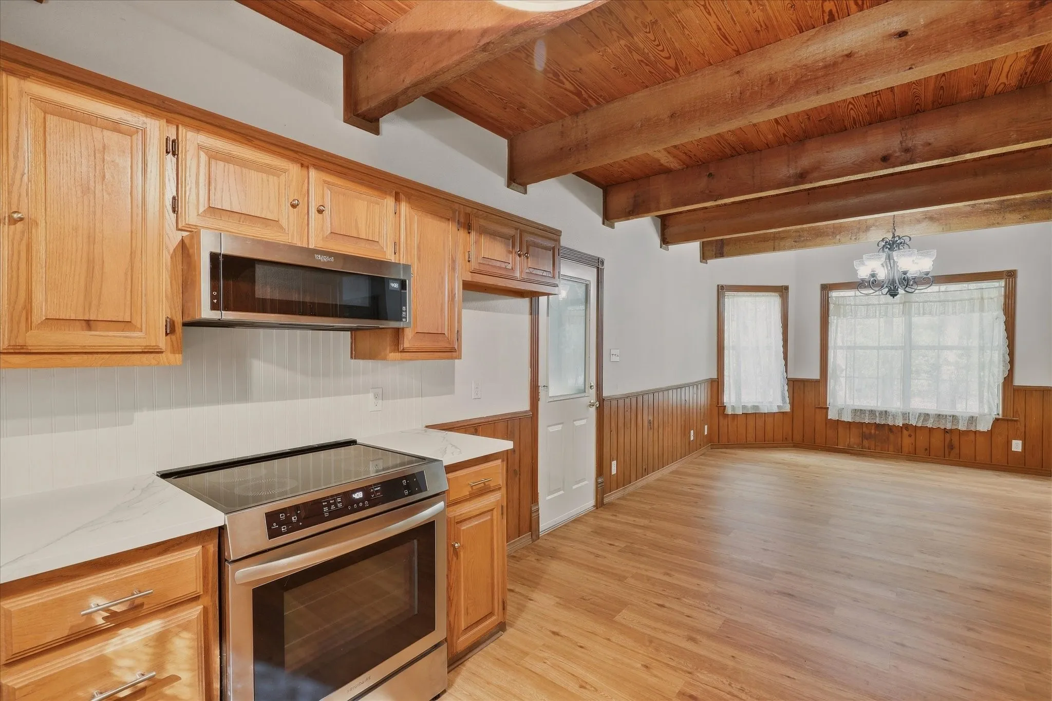 Single Family Residence For Sale in Hunt County , 2096 Private Road 3340, Greenville, Texas 75402, 3 Bedroom, 3 Bathroom, 2 Garage spaces, 1,700 Sqft, built in 1987, mls#21394525, Real Estate Agent in Greenville, Homes For Sale in Hunt county, Homes For Sale in Greenville, Realtor in Greenville Texas, Real Estate Brokerage Independent Realty Texas, Luminita Cordes Realtor