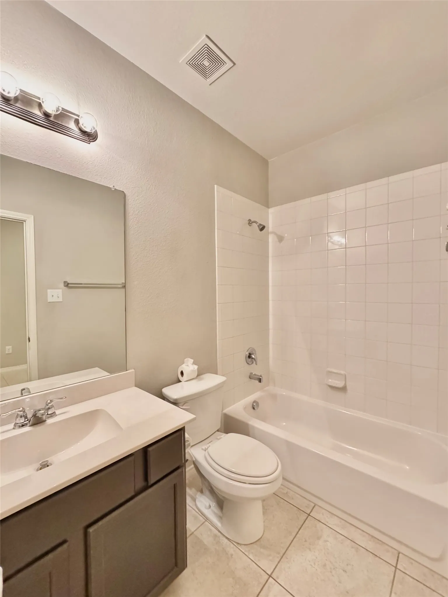Single Family Residence For Rent in Collin County , 1725 Wildflower Lane, Wylie, Texas 75098, 3 Bedroom, 2 Bathroom, 2 Garage spaces, 1,859 Sqft, built in 2015, mls#21395733, Real Estate Agent in Wylie, Homes For Rent in Collin county, Homes For Rent in Wylie, Realtor in Wylie Texas, Real Estate Brokerage Independent Realty Texas, Luminita Cordes Realtor