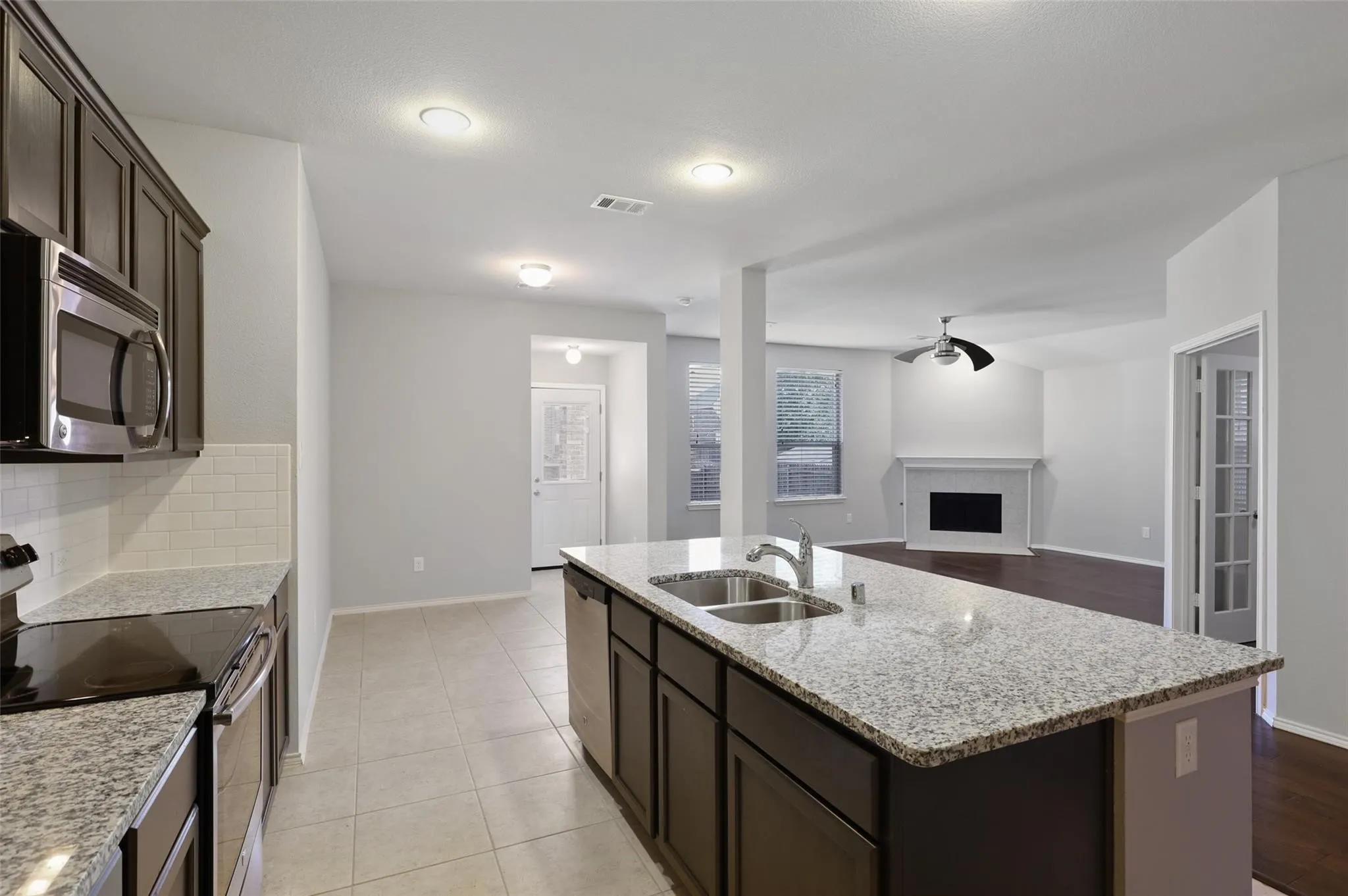 Single Family Residence For Rent in Collin County , 1725 Wildflower Lane, Wylie, Texas 75098, 3 Bedroom, 2 Bathroom, 2 Garage spaces, 1,859 Sqft, built in 2015, mls#21395733, Real Estate Agent in Wylie, Homes For Rent in Collin county, Homes For Rent in Wylie, Realtor in Wylie Texas, Real Estate Brokerage Independent Realty Texas, Luminita Cordes Realtor