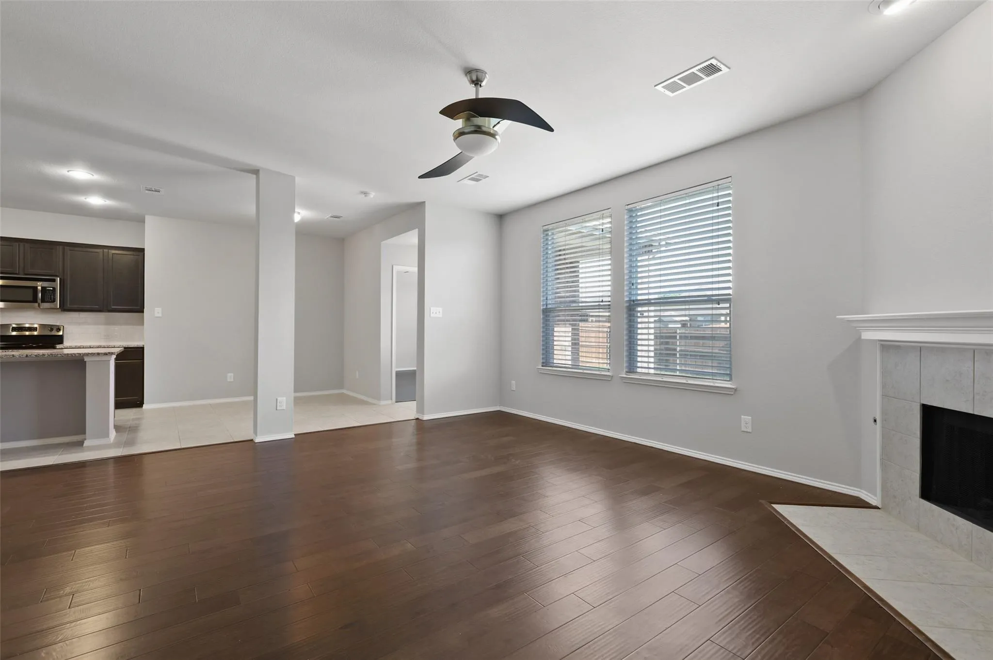 Single Family Residence For Rent in Collin County , 1725 Wildflower Lane, Wylie, Texas 75098, 3 Bedroom, 2 Bathroom, 2 Garage spaces, 1,859 Sqft, built in 2015, mls#21395733, Real Estate Agent in Wylie, Homes For Rent in Collin county, Homes For Rent in Wylie, Realtor in Wylie Texas, Real Estate Brokerage Independent Realty Texas, Luminita Cordes Realtor