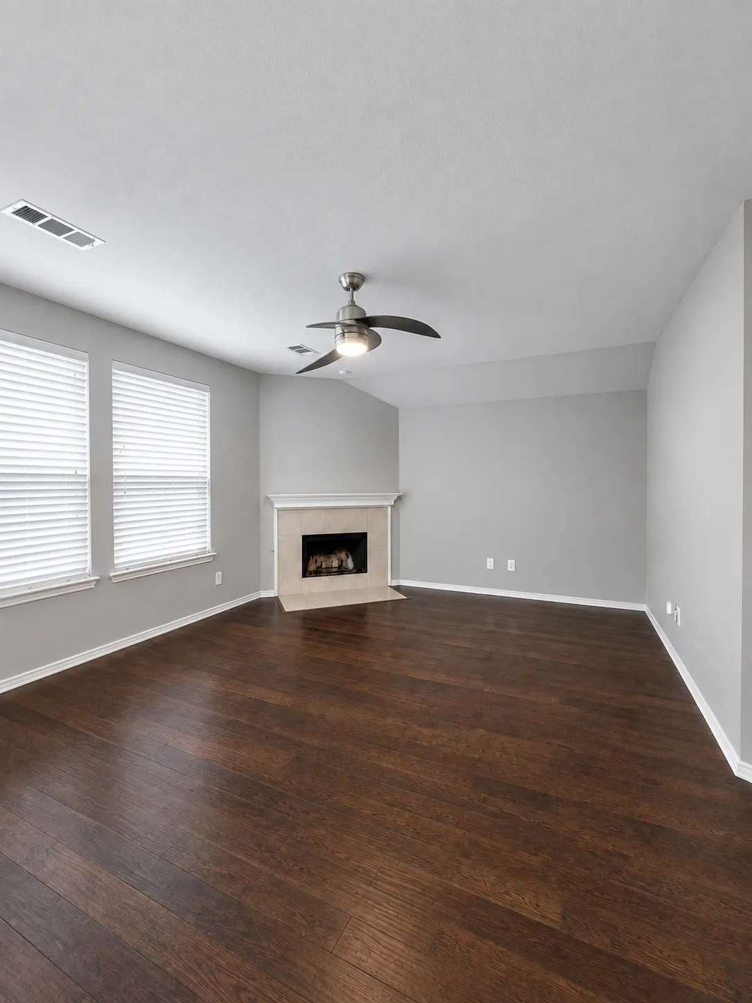 Single Family Residence For Rent in Collin County , 1725 Wildflower Lane, Wylie, Texas 75098, 3 Bedroom, 2 Bathroom, 2 Garage spaces, 1,859 Sqft, built in 2015, mls#21395733, Real Estate Agent in Wylie, Homes For Rent in Collin county, Homes For Rent in Wylie, Realtor in Wylie Texas, Real Estate Brokerage Independent Realty Texas, Luminita Cordes Realtor