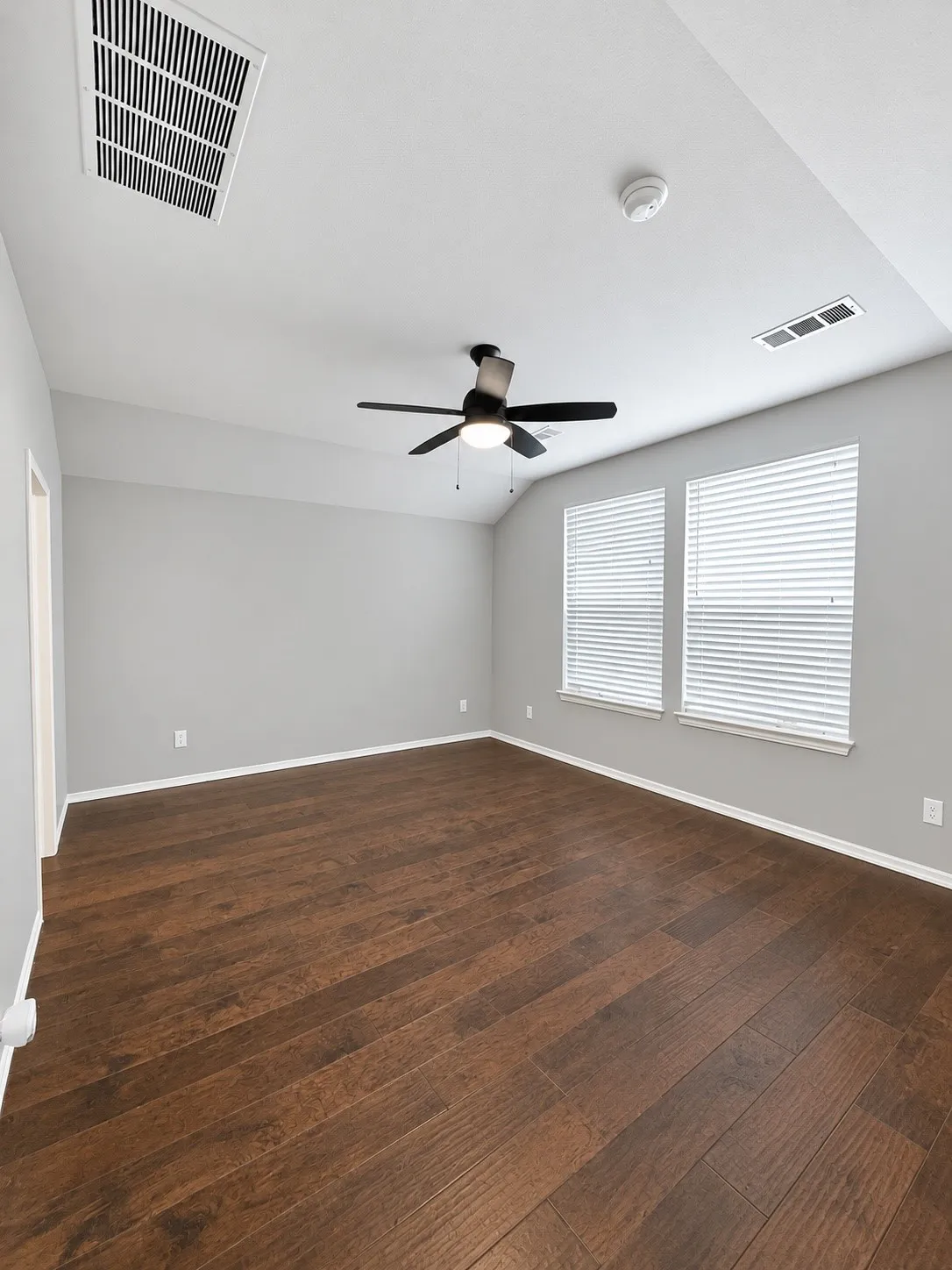 Single Family Residence For Rent in Collin County , 1725 Wildflower Lane, Wylie, Texas 75098, 3 Bedroom, 2 Bathroom, 2 Garage spaces, 1,859 Sqft, built in 2015, mls#21395733, Real Estate Agent in Wylie, Homes For Rent in Collin county, Homes For Rent in Wylie, Realtor in Wylie Texas, Real Estate Brokerage Independent Realty Texas, Luminita Cordes Realtor