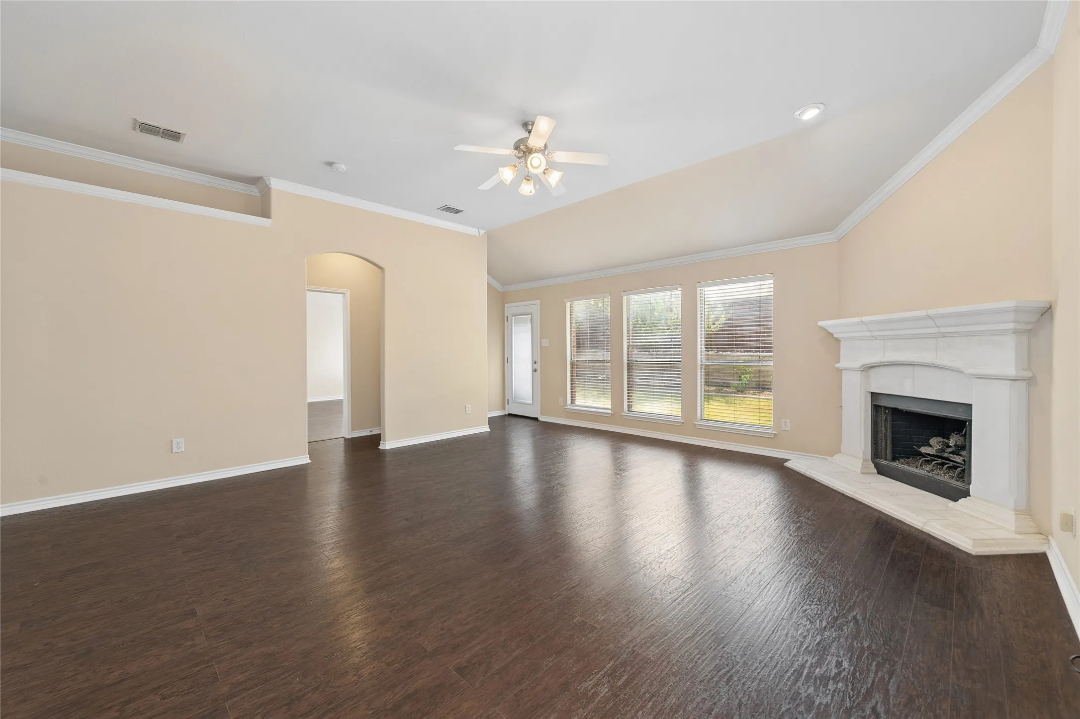 Single Family Residence For Rent in Collin County , 515 Mustang Trail, Celina, Texas 75009, 4 Bedroom, 2 Bathroom, 2 Garage spaces, 2,306 Sqft, built in 2007, mls#21395724, Real Estate Agent in Celina, Homes For Rent in Collin county, Homes For Rent in Celina, Realtor in Celina Texas, Real Estate Brokerage Independent Realty Texas, Luminita Cordes Realtor