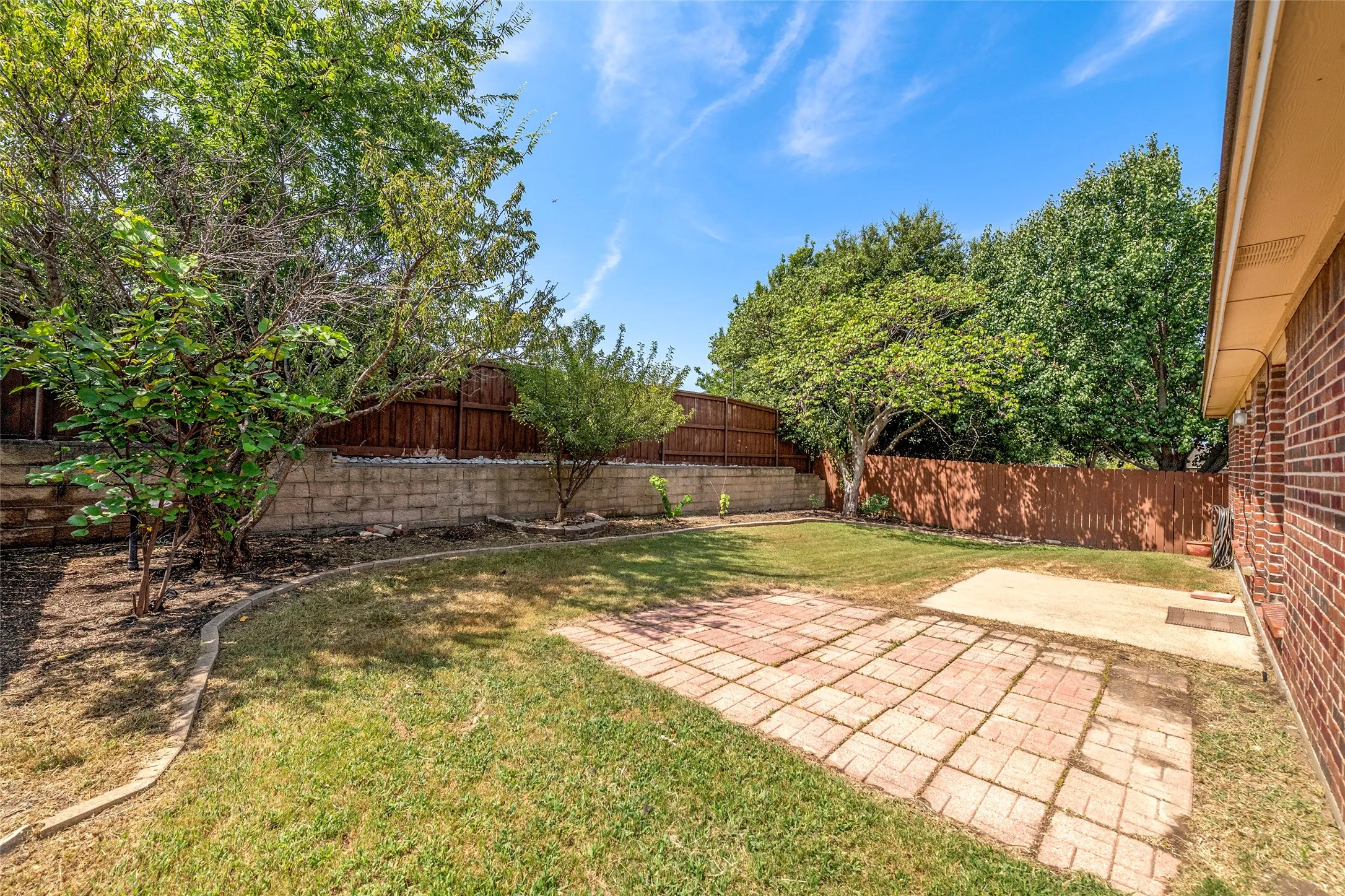Single Family Residence For Rent in Collin County , 515 Mustang Trail, Celina, Texas 75009, 4 Bedroom, 2 Bathroom, 2 Garage spaces, 2,306 Sqft, built in 2007, mls#21395724, Real Estate Agent in Celina, Homes For Rent in Collin county, Homes For Rent in Celina, Realtor in Celina Texas, Real Estate Brokerage Independent Realty Texas, Luminita Cordes Realtor