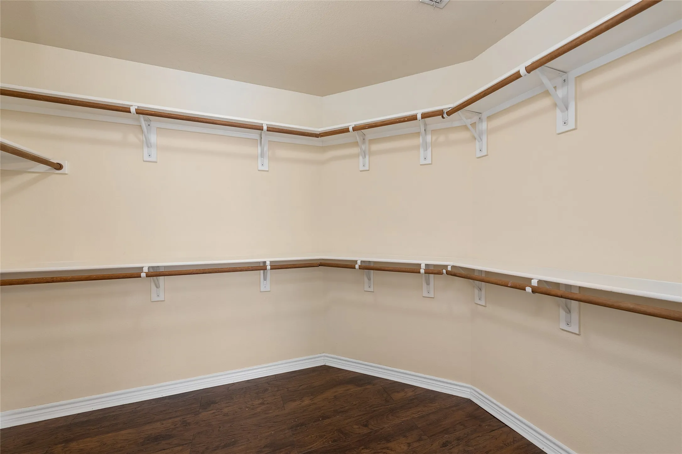 Single Family Residence For Rent in Collin County , 515 Mustang Trail, Celina, Texas 75009, 4 Bedroom, 2 Bathroom, 2 Garage spaces, 2,306 Sqft, built in 2007, mls#21395724, Real Estate Agent in Celina, Homes For Rent in Collin county, Homes For Rent in Celina, Realtor in Celina Texas, Real Estate Brokerage Independent Realty Texas, Luminita Cordes Realtor