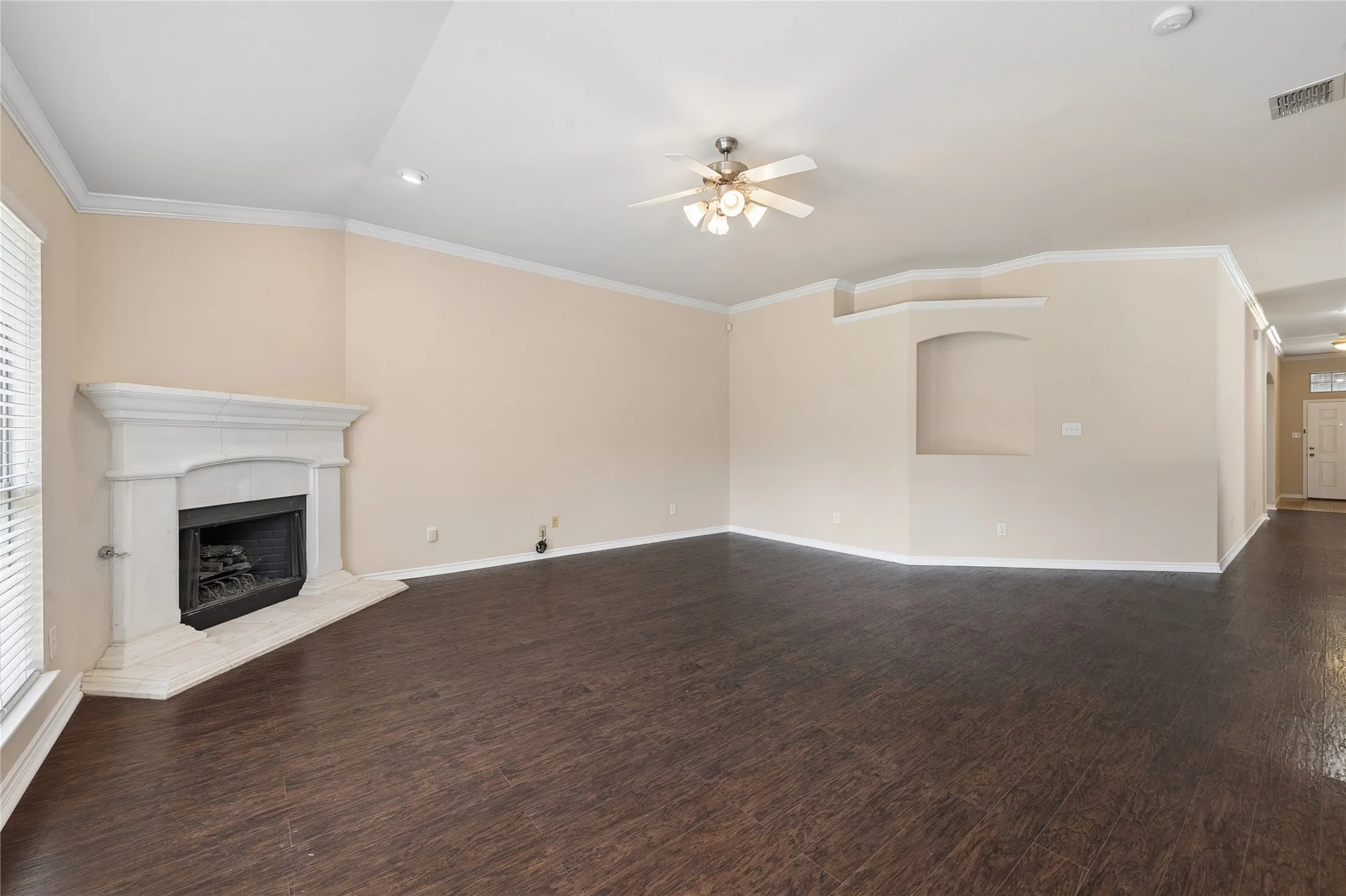 Single Family Residence For Rent in Collin County , 515 Mustang Trail, Celina, Texas 75009, 4 Bedroom, 2 Bathroom, 2 Garage spaces, 2,306 Sqft, built in 2007, mls#21395724, Real Estate Agent in Celina, Homes For Rent in Collin county, Homes For Rent in Celina, Realtor in Celina Texas, Real Estate Brokerage Independent Realty Texas, Luminita Cordes Realtor