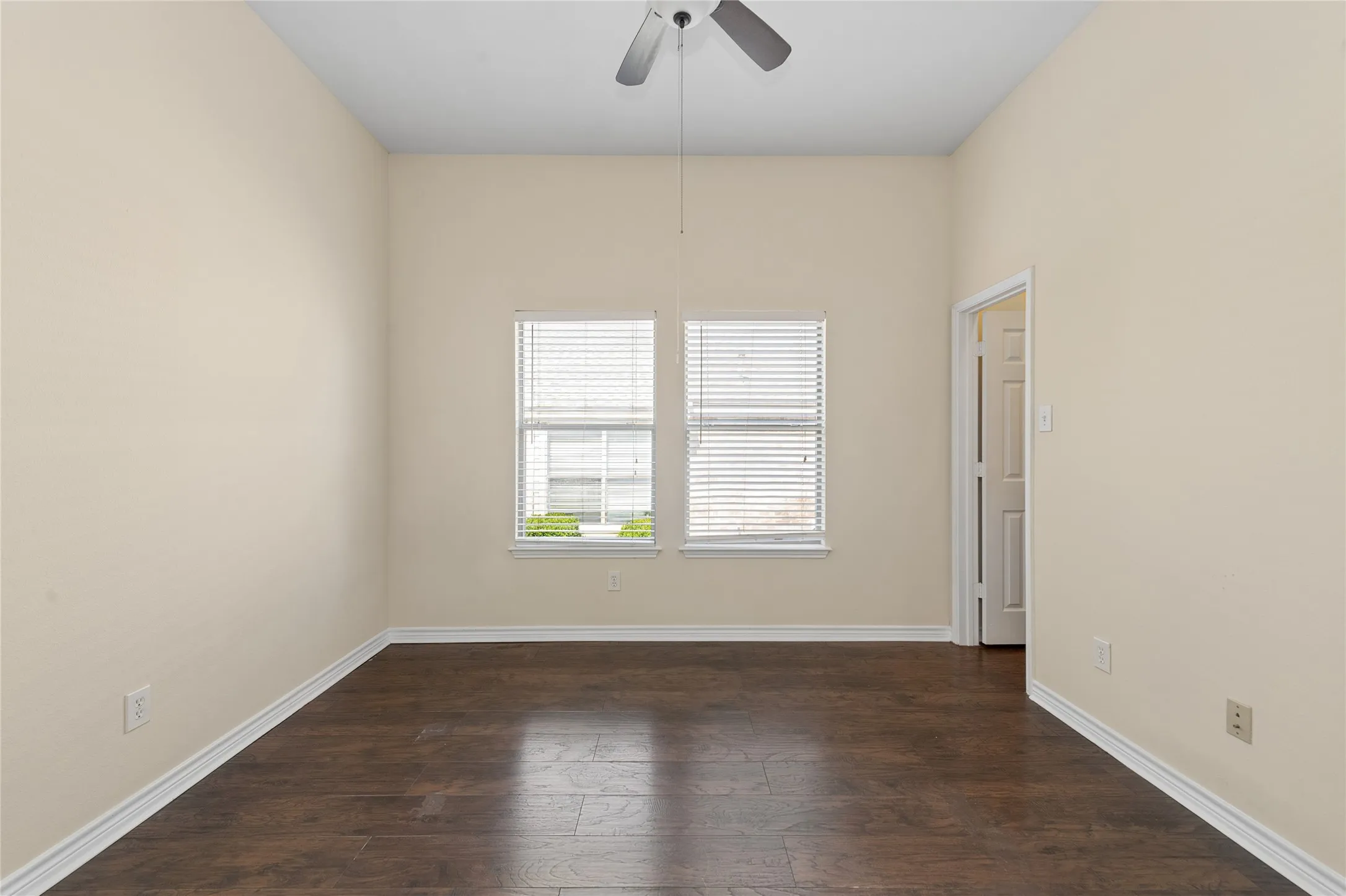 Single Family Residence For Rent in Collin County , 515 Mustang Trail, Celina, Texas 75009, 4 Bedroom, 2 Bathroom, 2 Garage spaces, 2,306 Sqft, built in 2007, mls#21395724, Real Estate Agent in Celina, Homes For Rent in Collin county, Homes For Rent in Celina, Realtor in Celina Texas, Real Estate Brokerage Independent Realty Texas, Luminita Cordes Realtor