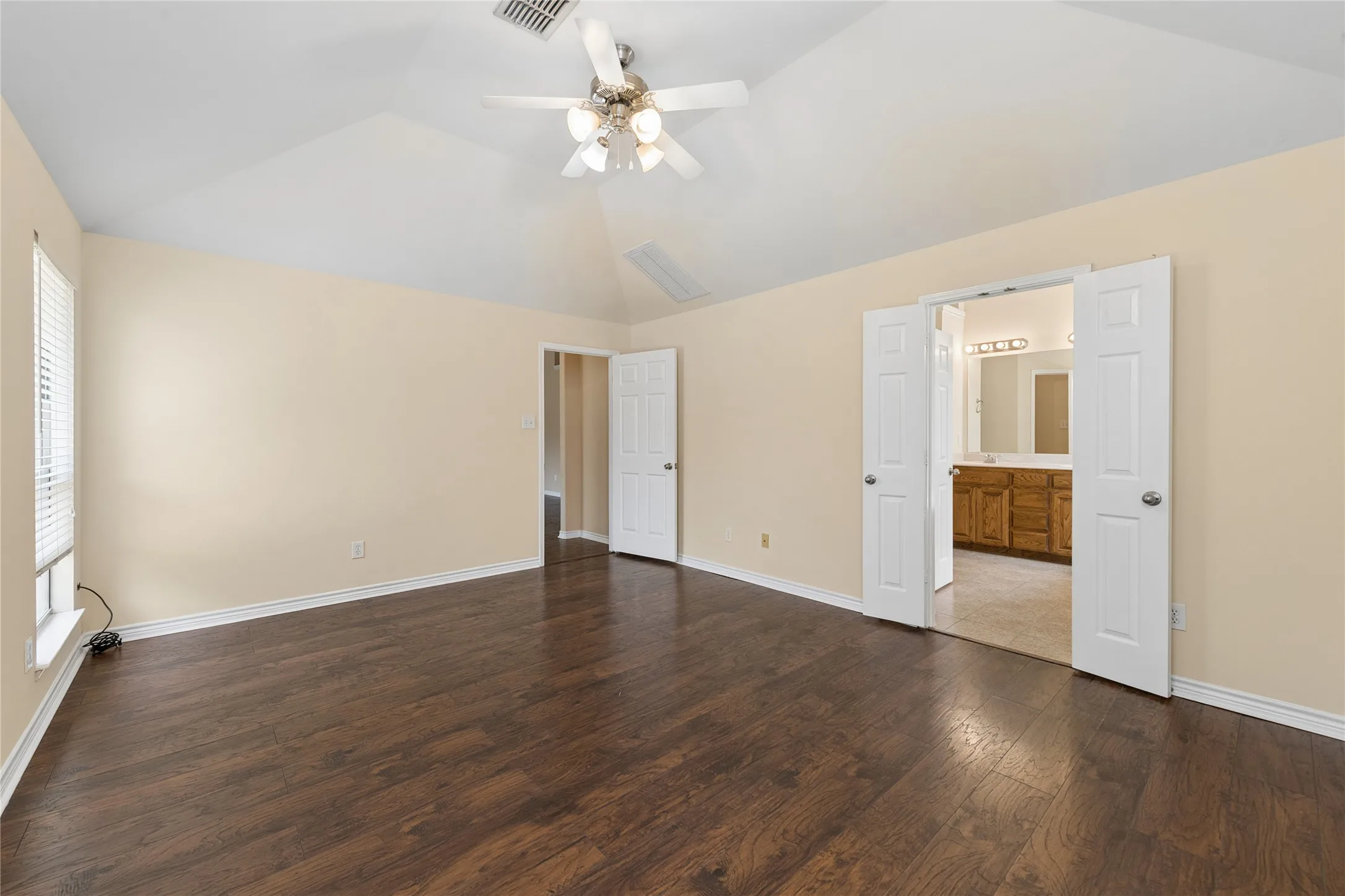 Single Family Residence For Rent in Collin County , 515 Mustang Trail, Celina, Texas 75009, 4 Bedroom, 2 Bathroom, 2 Garage spaces, 2,306 Sqft, built in 2007, mls#21395724, Real Estate Agent in Celina, Homes For Rent in Collin county, Homes For Rent in Celina, Realtor in Celina Texas, Real Estate Brokerage Independent Realty Texas, Luminita Cordes Realtor